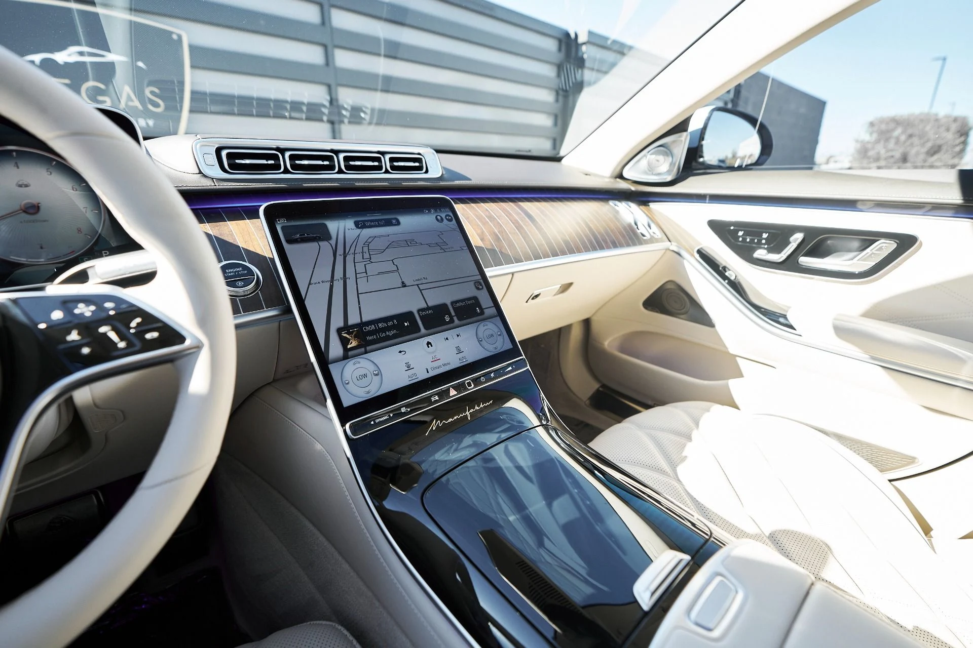 mph073_3710453910_Used_2025_Mercedes_Benz_S_Class_Maybach_S_680_1761611168_607804a730