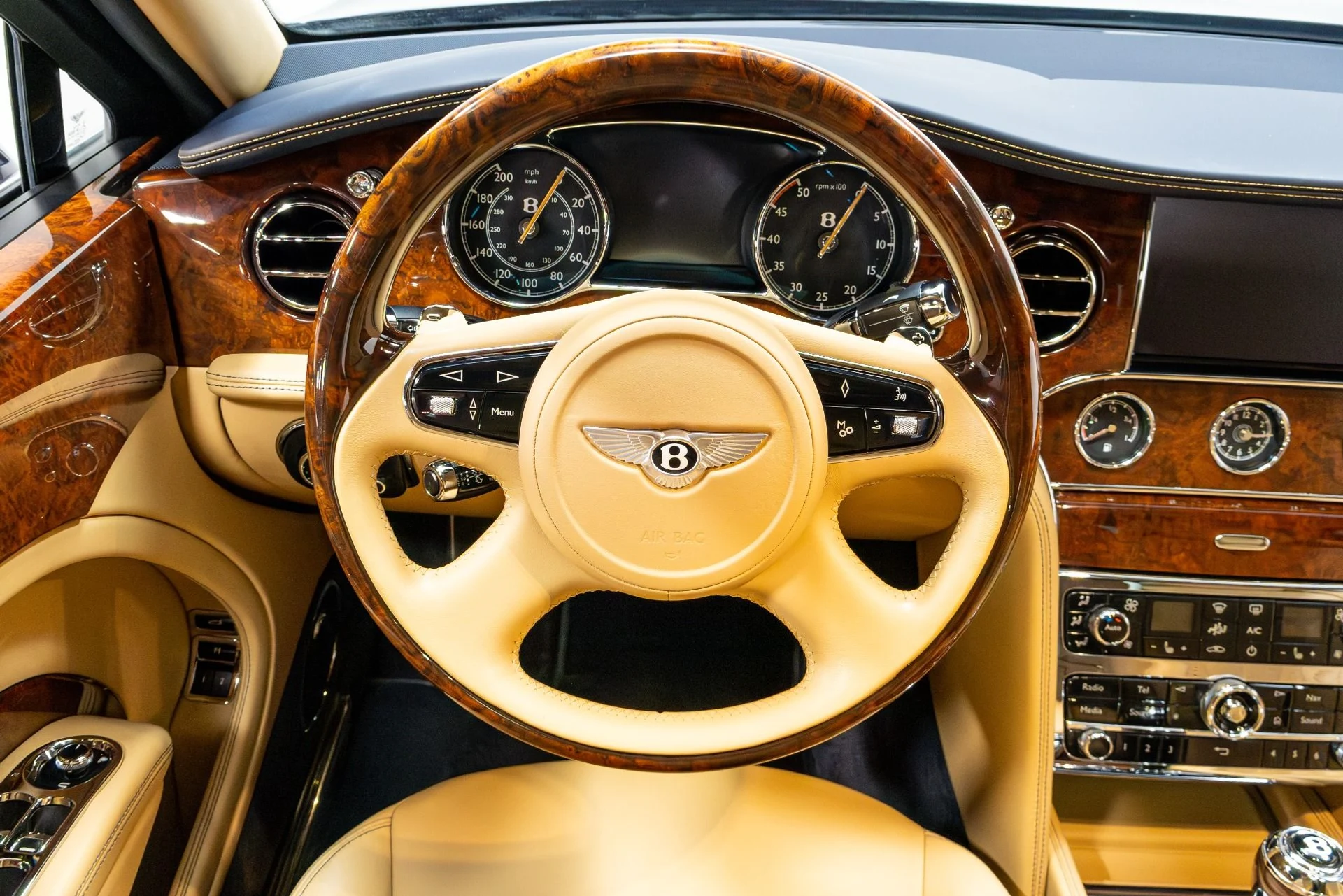 mph073_3773735496_Used_2017_Bentley_Mulsanne_1775514187_4521715c77