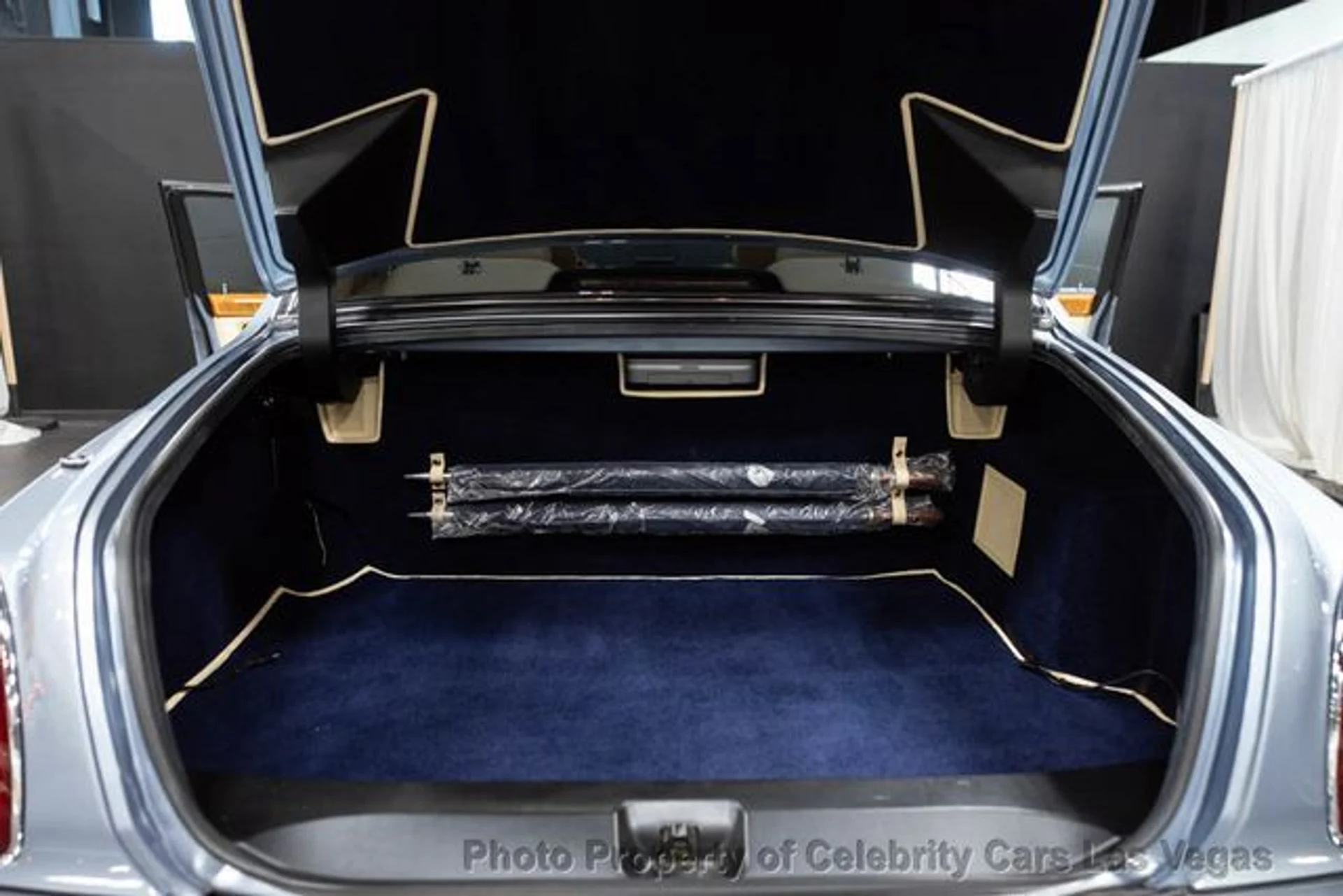 mph073_3824296889_used_2002_rolls_royce_silver_seraph_lastofline1of120forus170totalworldwide_9707_23079302_78_640_3e618df81d