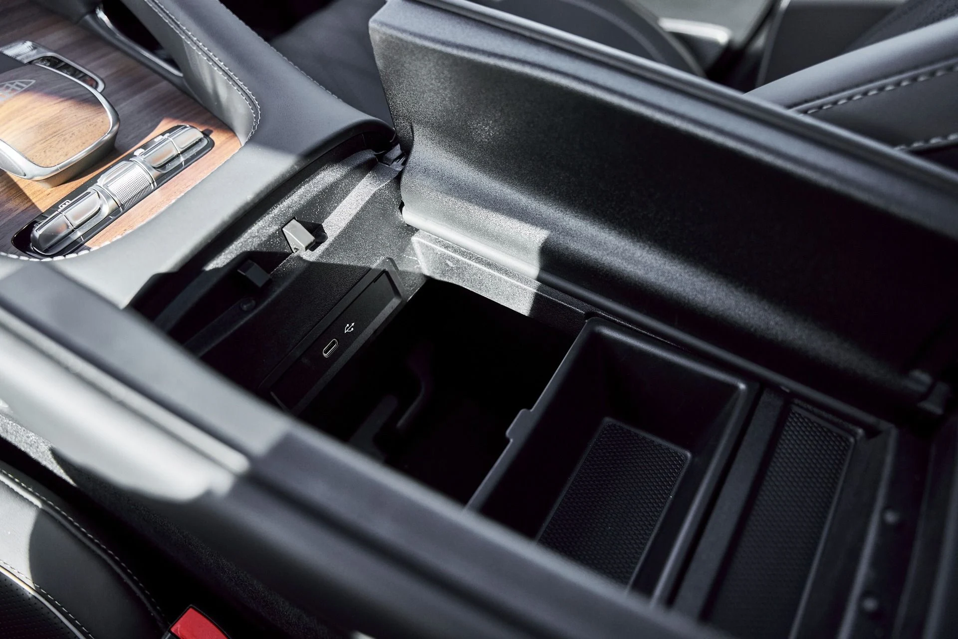 mph073_3827394031_Used_2025_Mercedes_Benz_GLS_Maybach_GLS_600_1771467936_5f4f2efe55