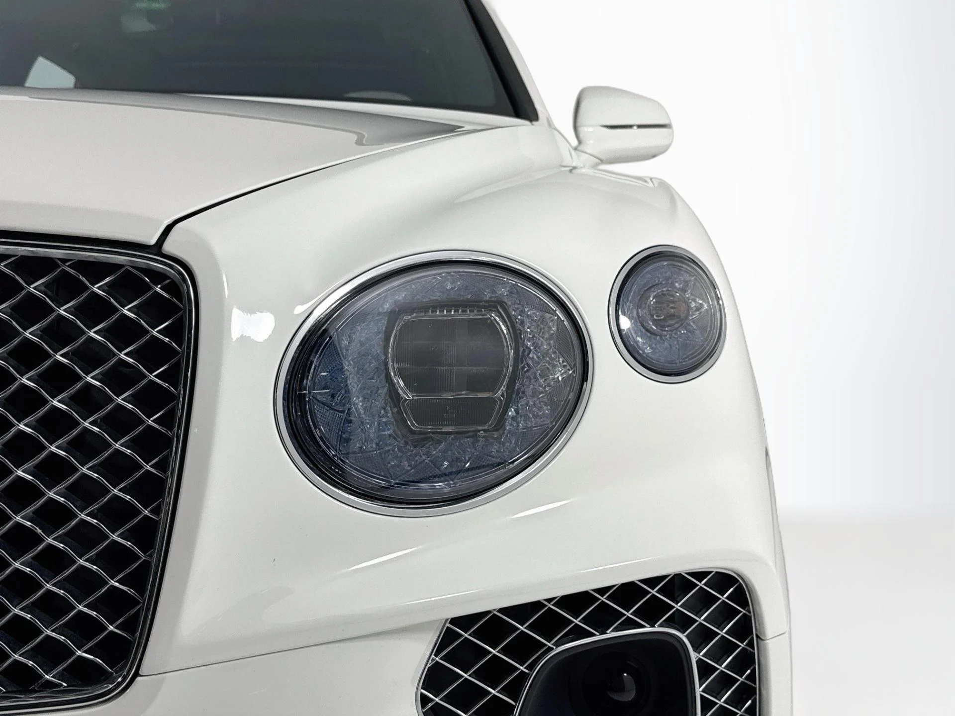 mph073_3901118894_Used_2023_Bentley_Bentayga_Azure_1793142085_ea90b9e2d3
