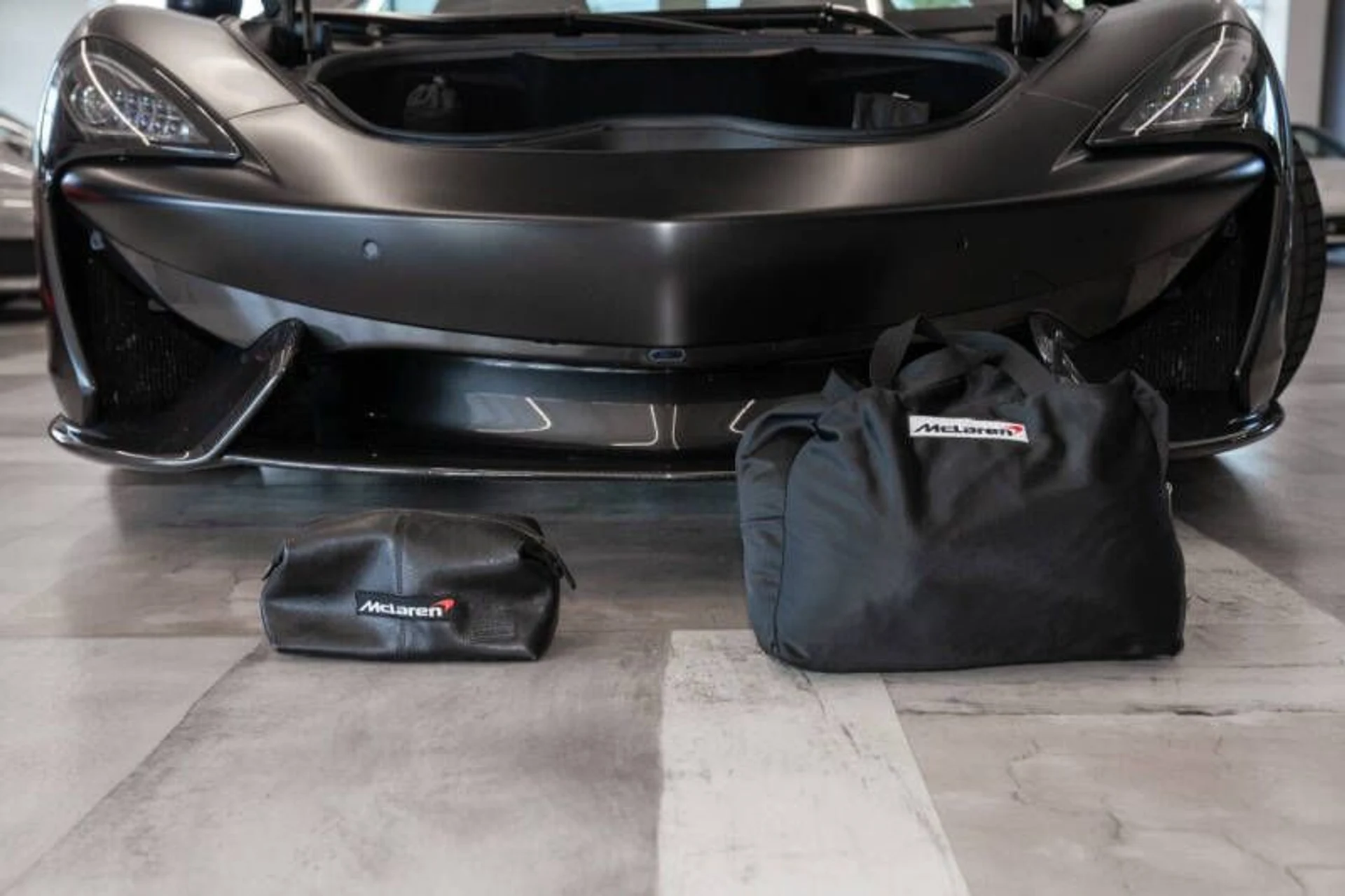 mph073_3922394359_2017_mclaren_570gt_base_2dr_coupe_13b72052ec