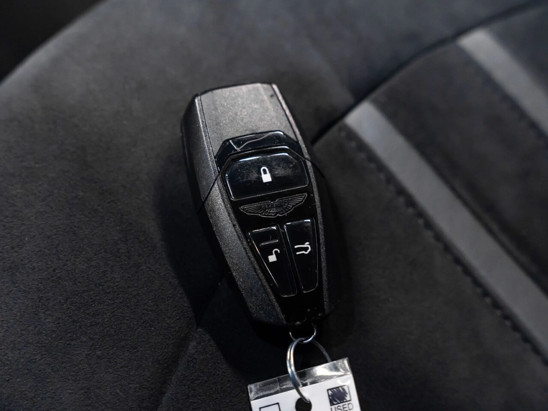 mph073_406962724_aston_martin_vantage_2020_fa206ae8e3