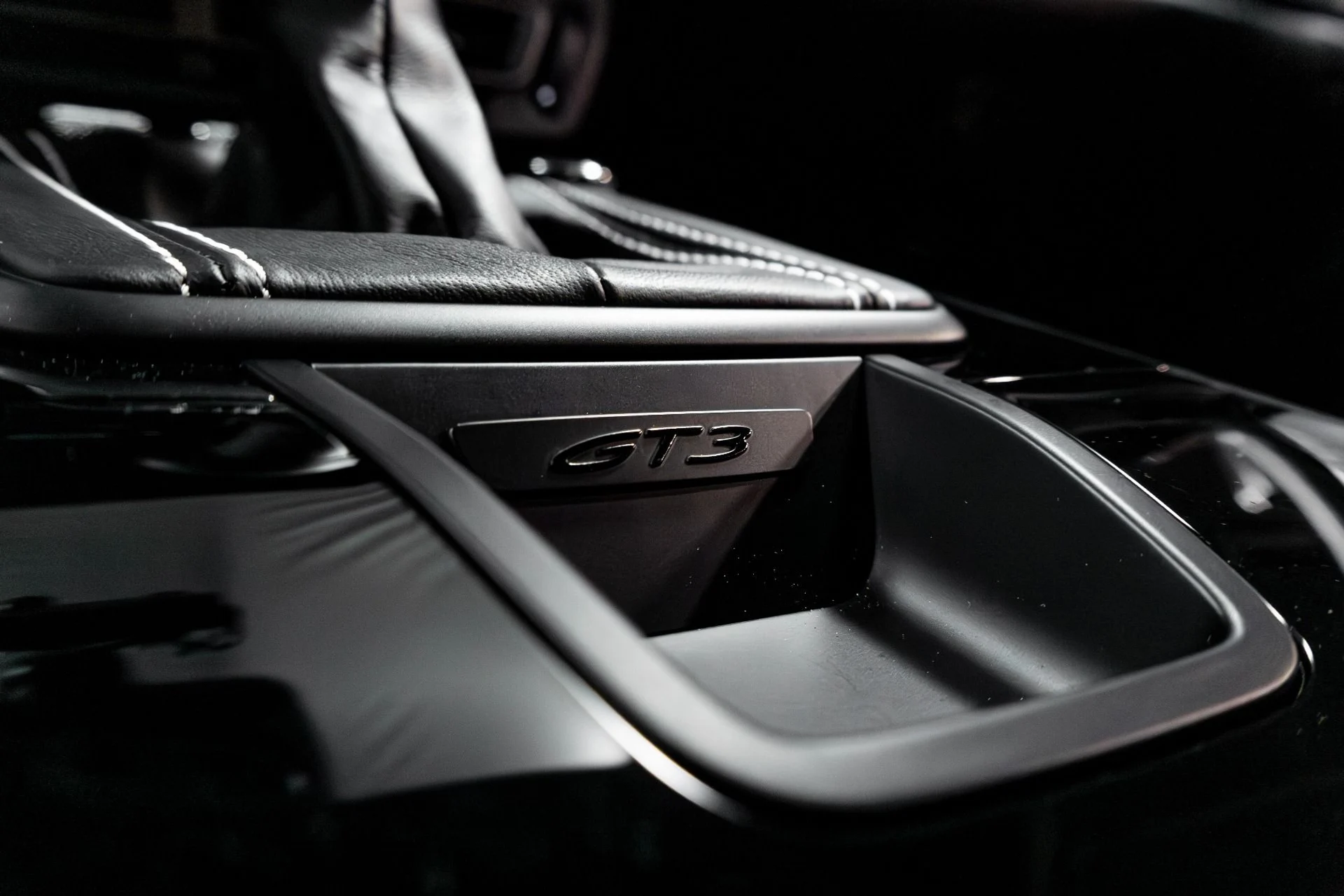 mph073_411391556_Used_2024_Porsche_911_GT_3_Touring_1770958788_73511e0e08