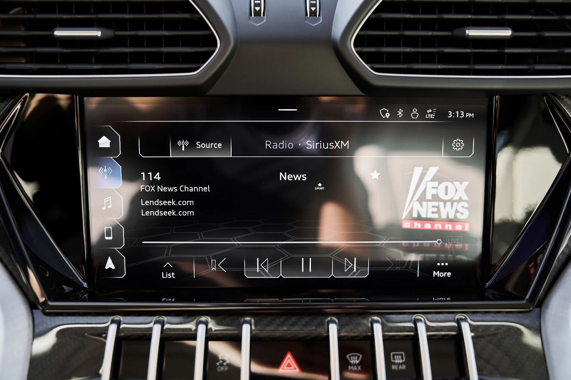 mph073_4275405531_Used_2021_Lamborghini_Urus_1772650733_1ef9817ef3