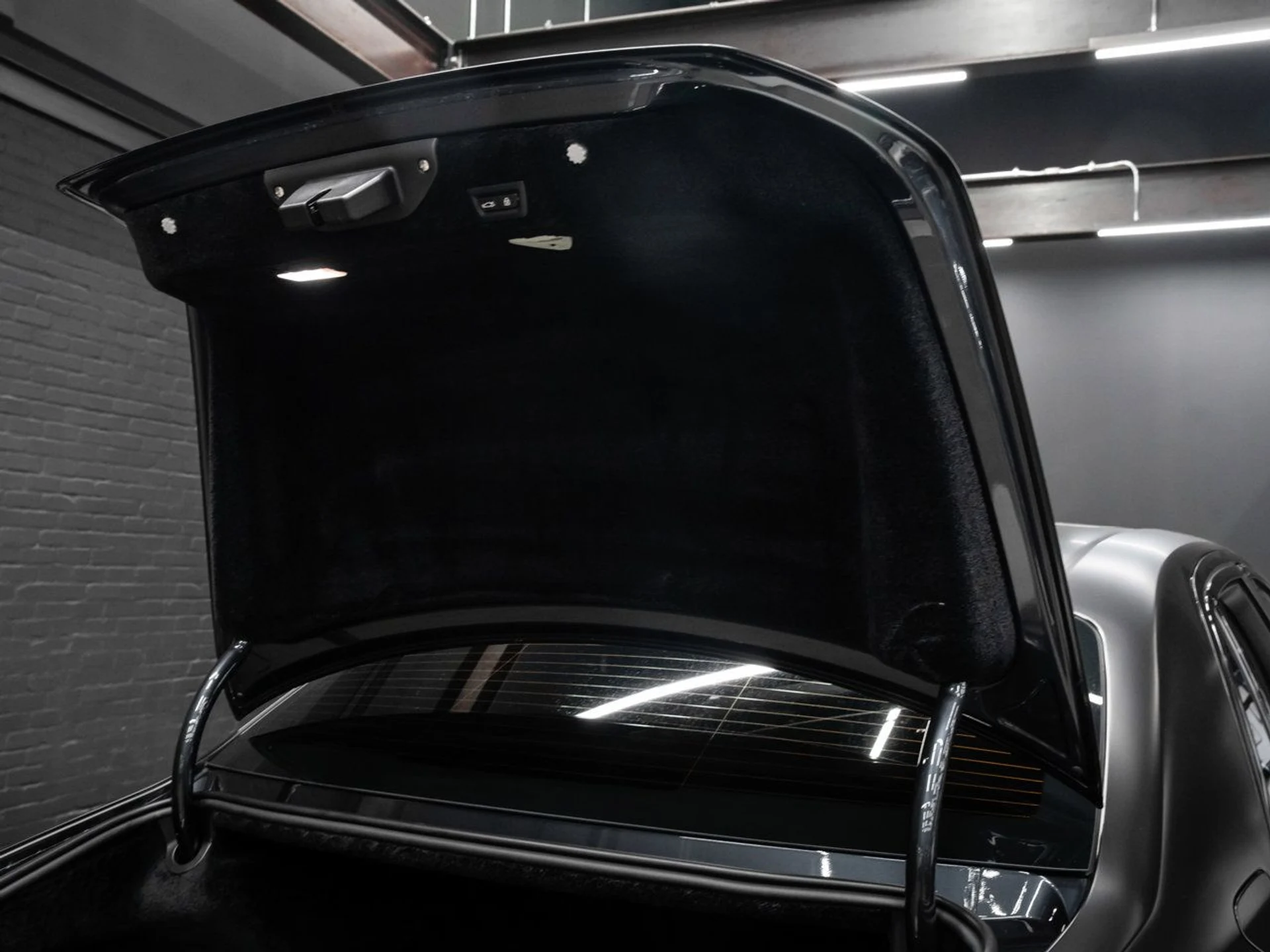 mph073_485083231_rolls_royce_ghost_2012_5b2f1a27b6