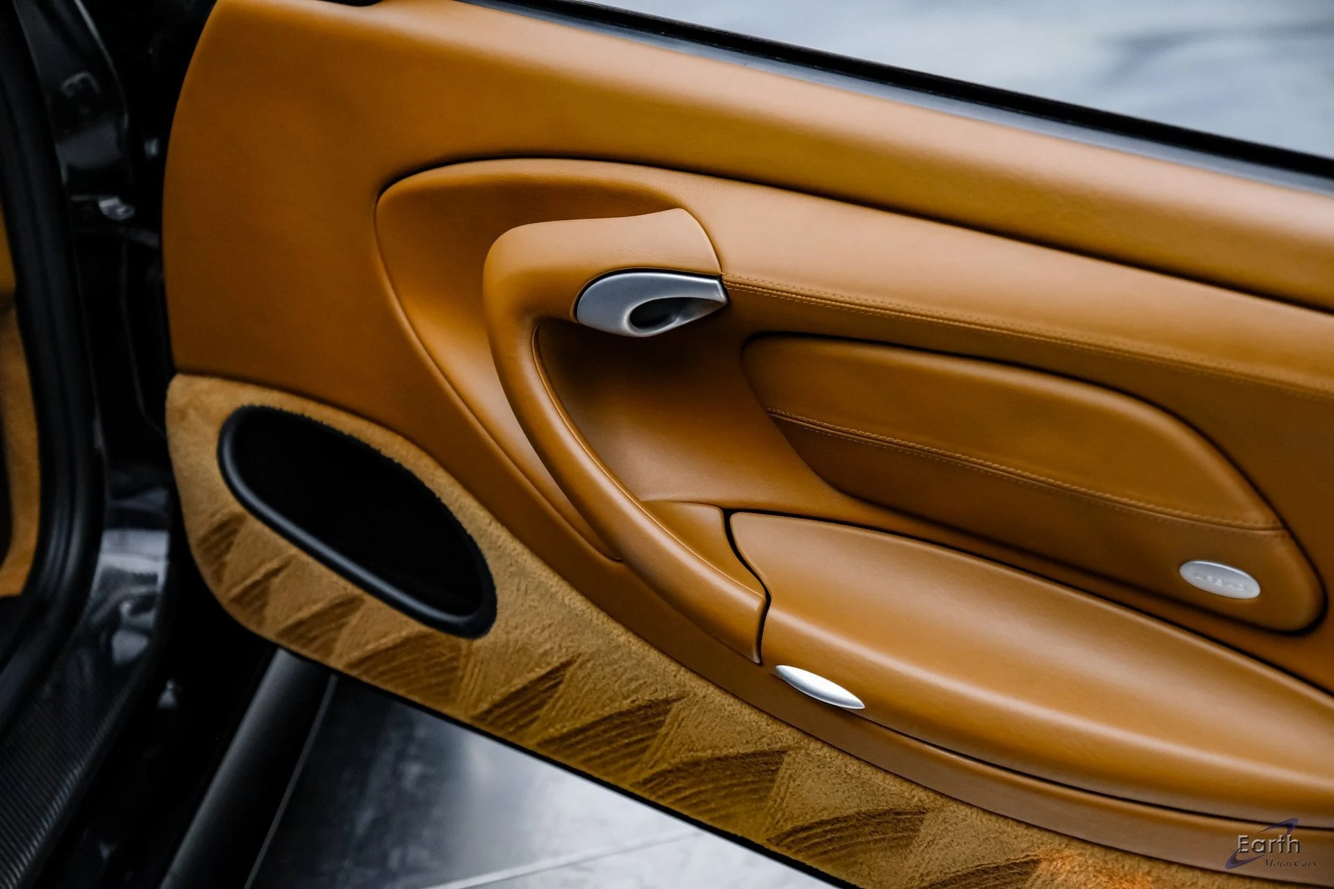 mph073_51030697_5e0dab2e1d97290f8fbe367186b1b353x_84fa67ae54