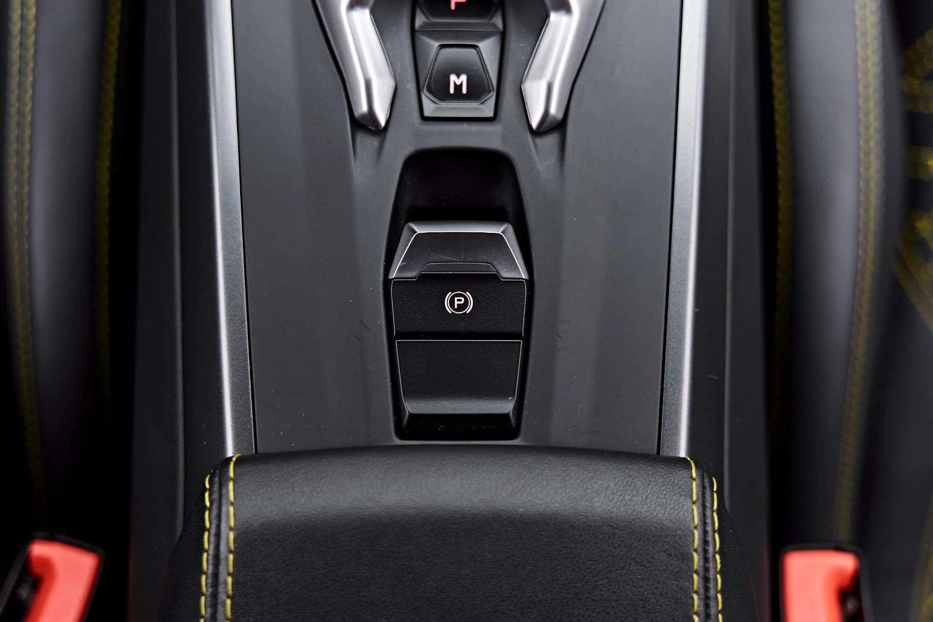 mph073_537904065_Used_2022_Lamborghini_Huracan_EVO_Base_1787357926_9e4547a4f7