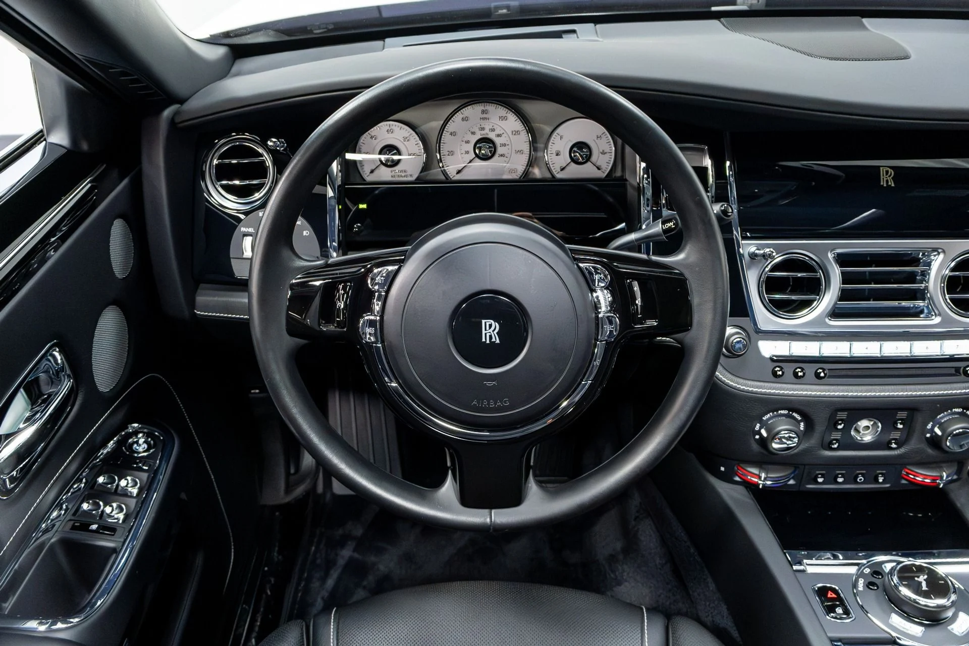 mph073_775406771_Used_2016_Rolls_Royce_Ghost_1775019332_0d9e00480a