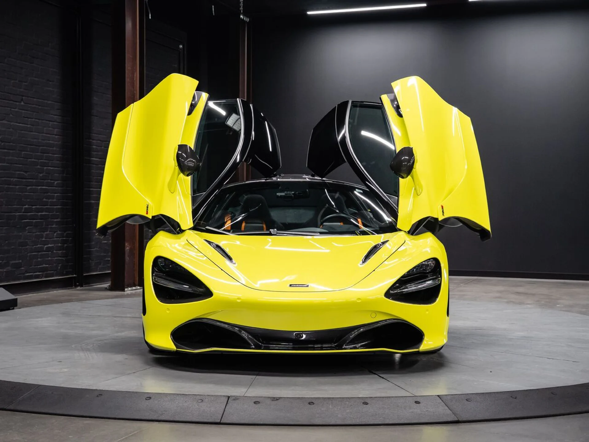 mph073_813309023_mclaren_720s_2018_8721ba64c7