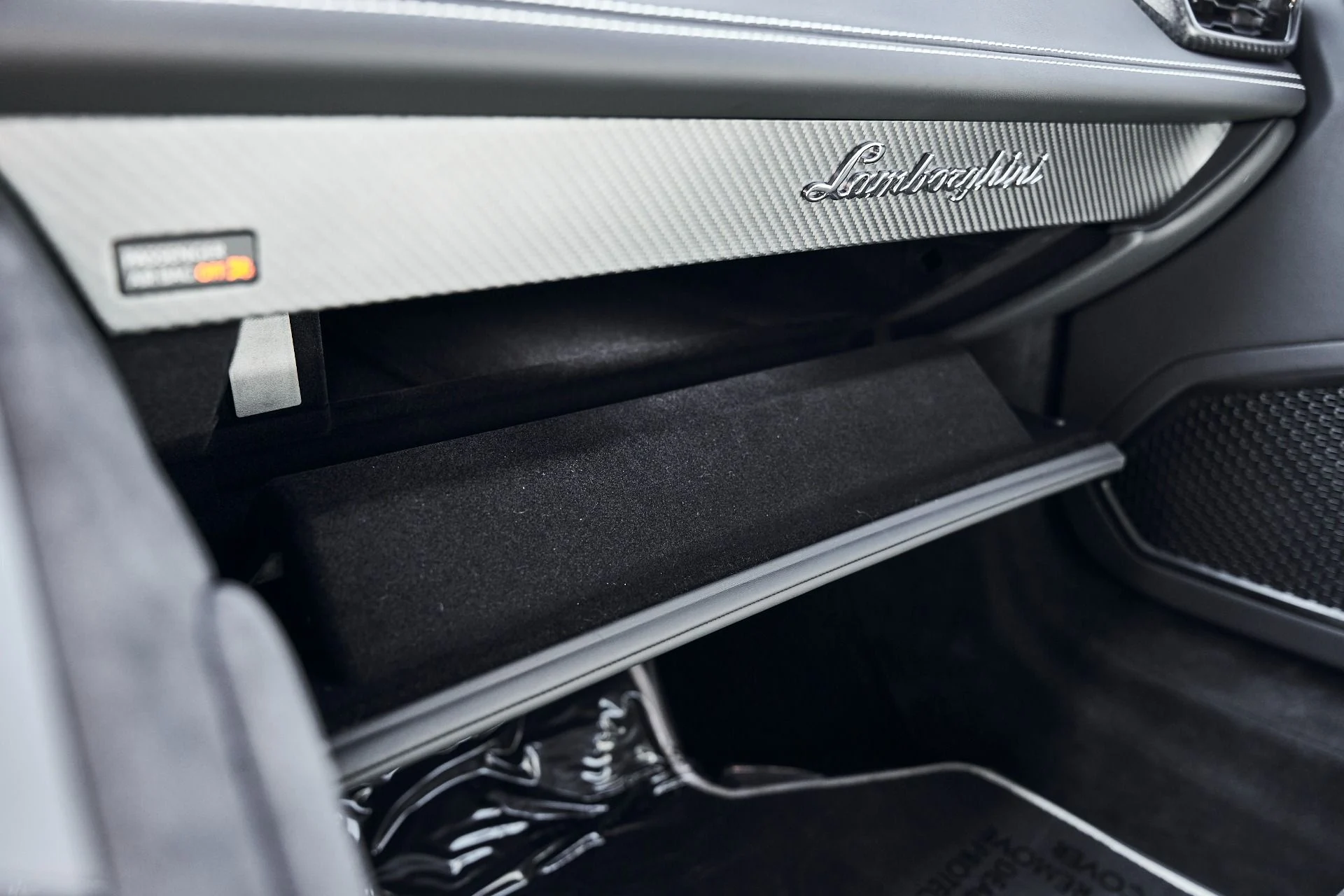 mph073_831279862_Used_2023_Lamborghini_Huracan_Tecnica_Base_1774403308_70e6bda099