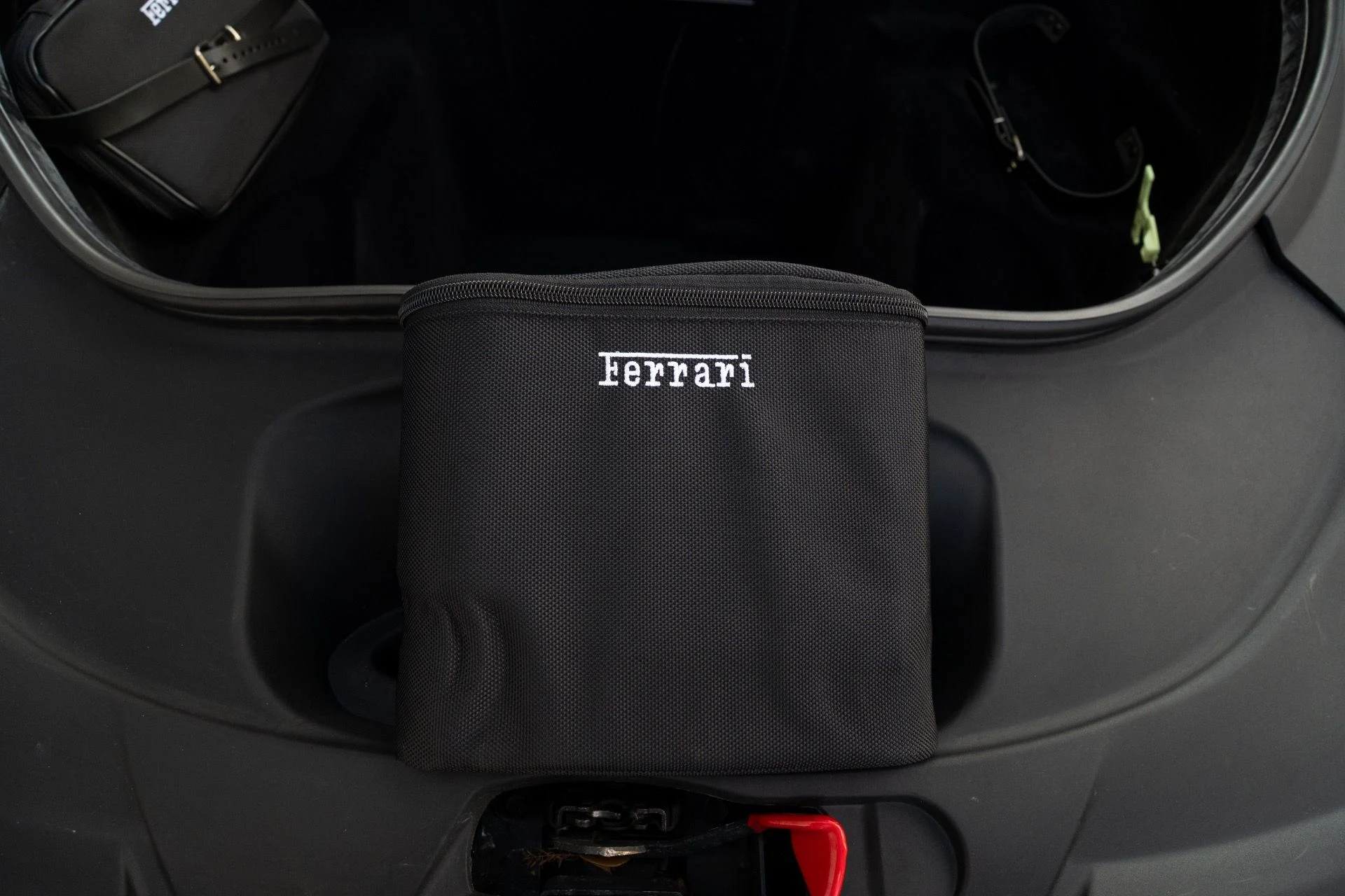 mph073_832406471_Used_2021_Ferrari_F8_Tributo_1763762778_ea3c674900