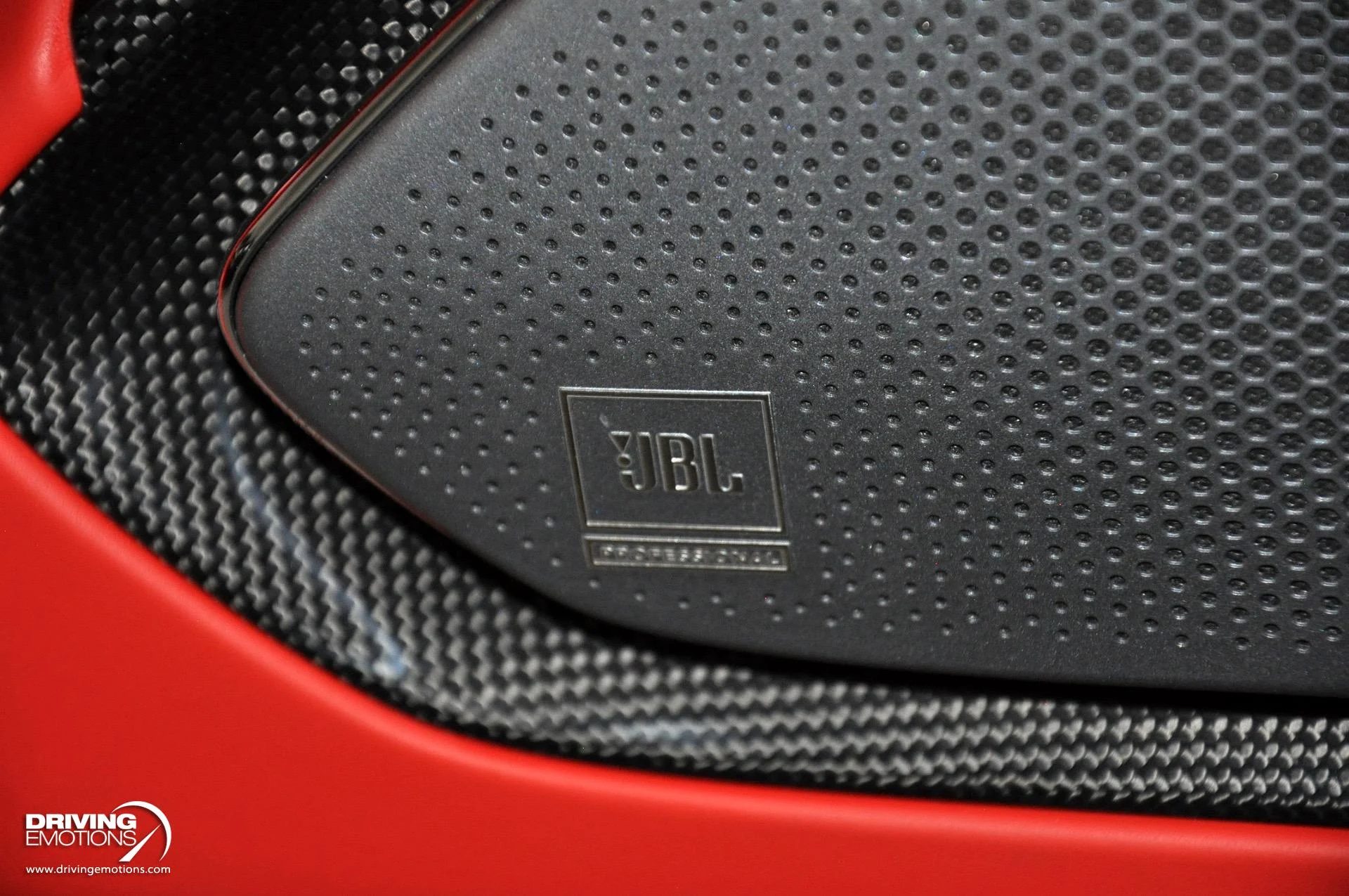 mph073_835807042_882_p74_l_6cffee4aca