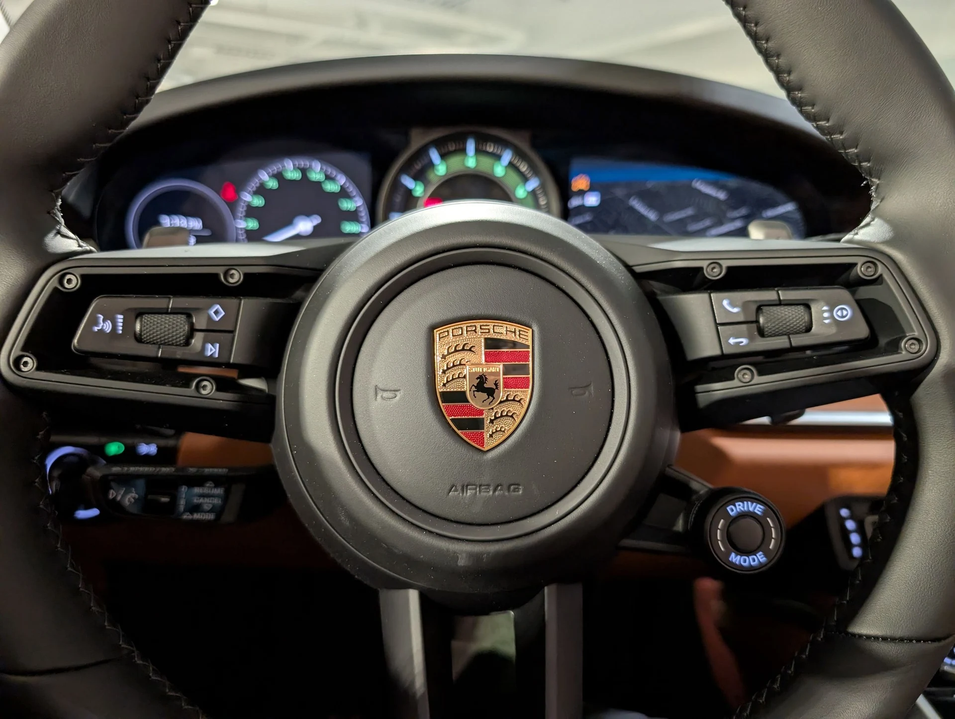 mph073_901639683_0c763338deefa220e7730ba0d72d7287x_65e678d898