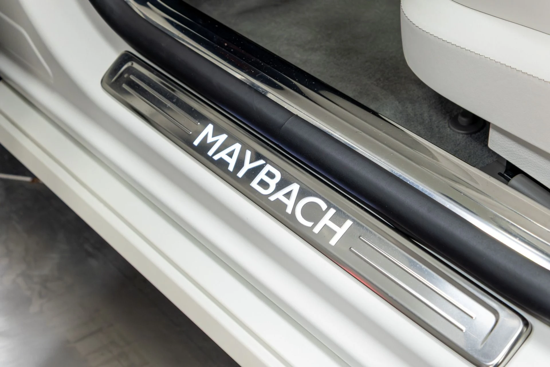 mph073_903204114_Used_2023_Mercedes_Benz_S_Class_Maybach_S_680_4_MATIC_1776091551_569268d239