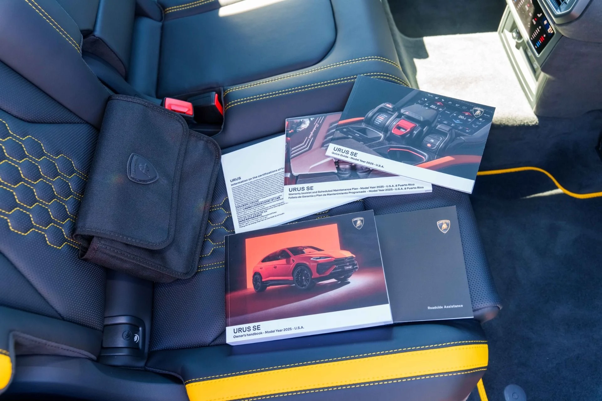 mph073_91783400_Used_2025_Lamborghini_Urus_SE_1759793361_364b5d599f