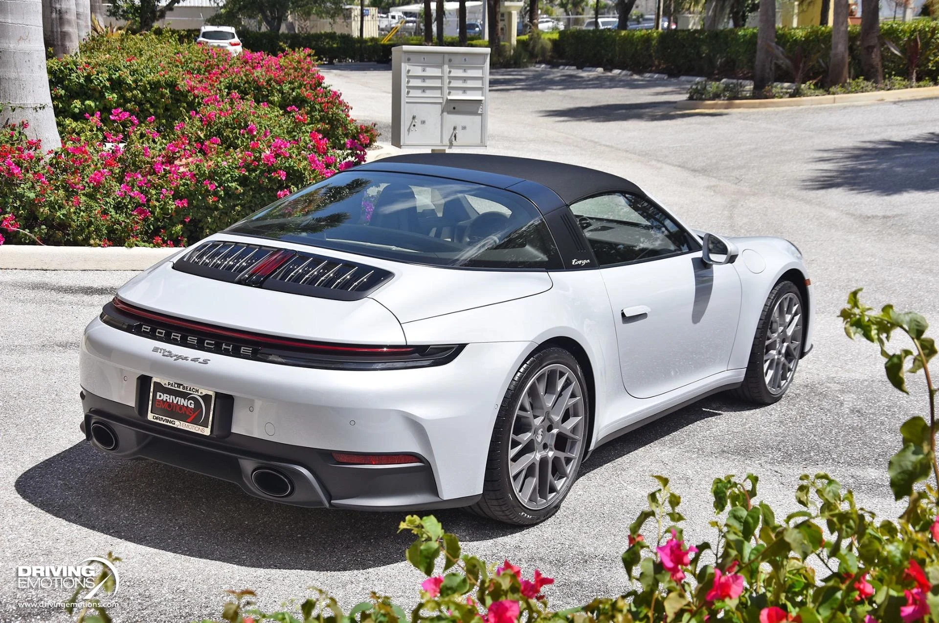 mph073_950773699_898_p74_l_6acc89e2cc