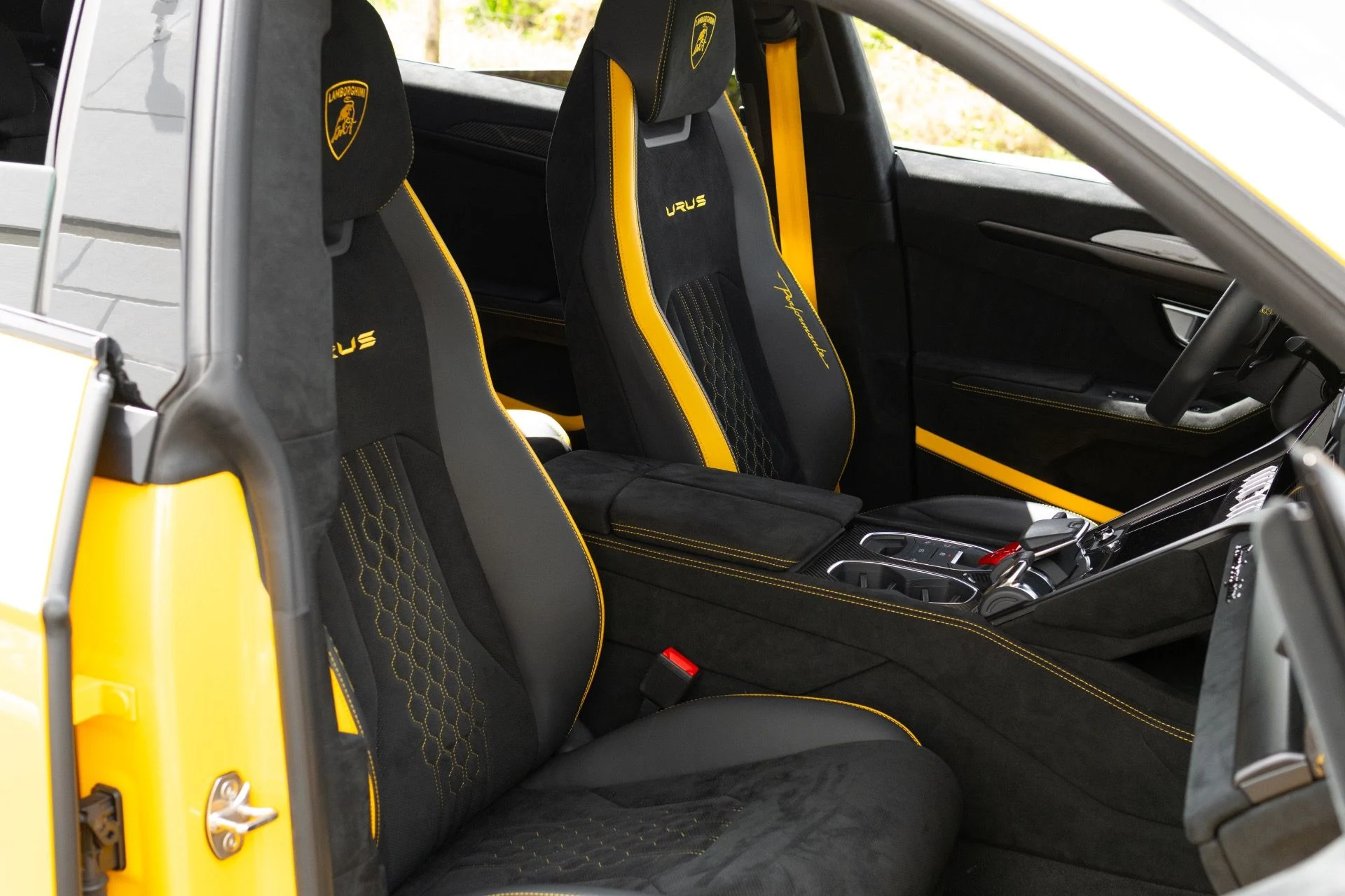 mph073_955997690_Used_2024_Lamborghini_Urus_Performante_1773952296_a5aaefcca7