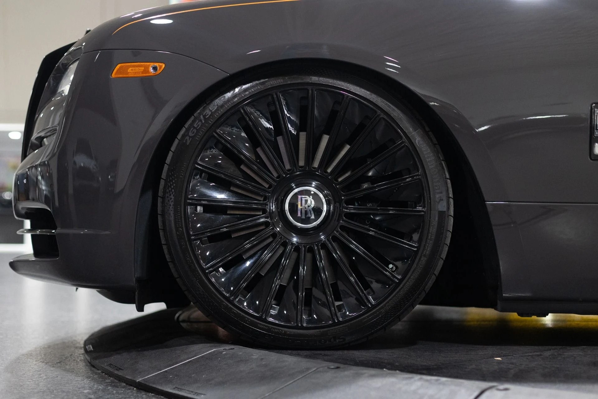 mph073_97488557_Used_2018_Rolls_Royce_Dawn_1_of_1_Bespoke_Special_Order_Black_Badge_1773760382_a4e6b6ed63