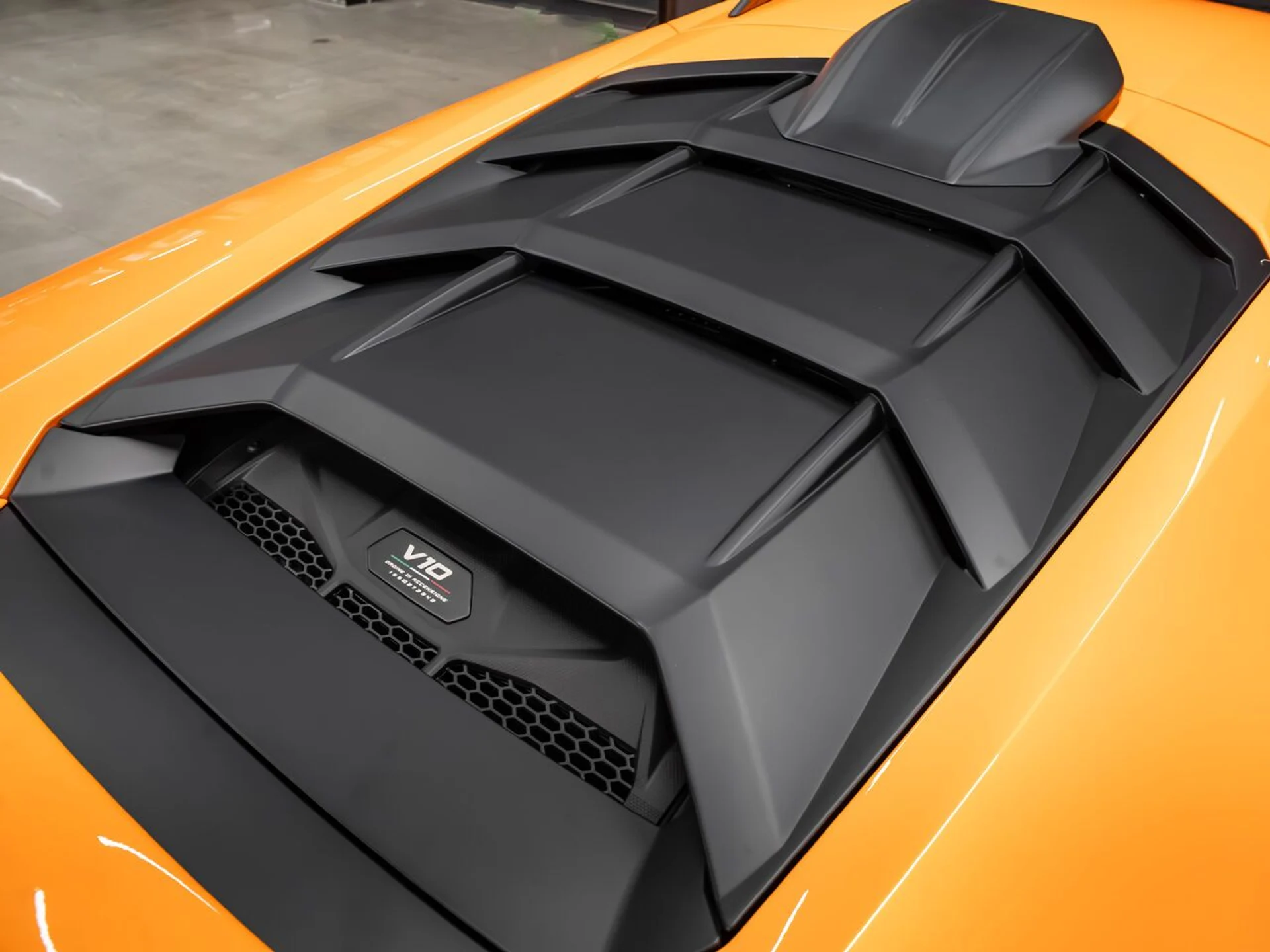 mph074_1066842753_lamborghini_huracan_2023_73ec98372b