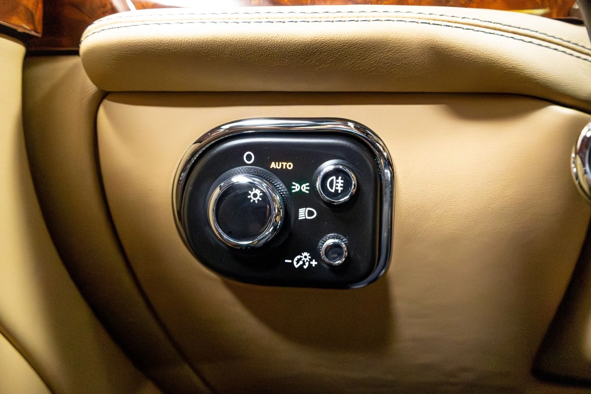 mph074_1090487387_Used_2017_Bentley_Mulsanne_1775514187_30feb7adce