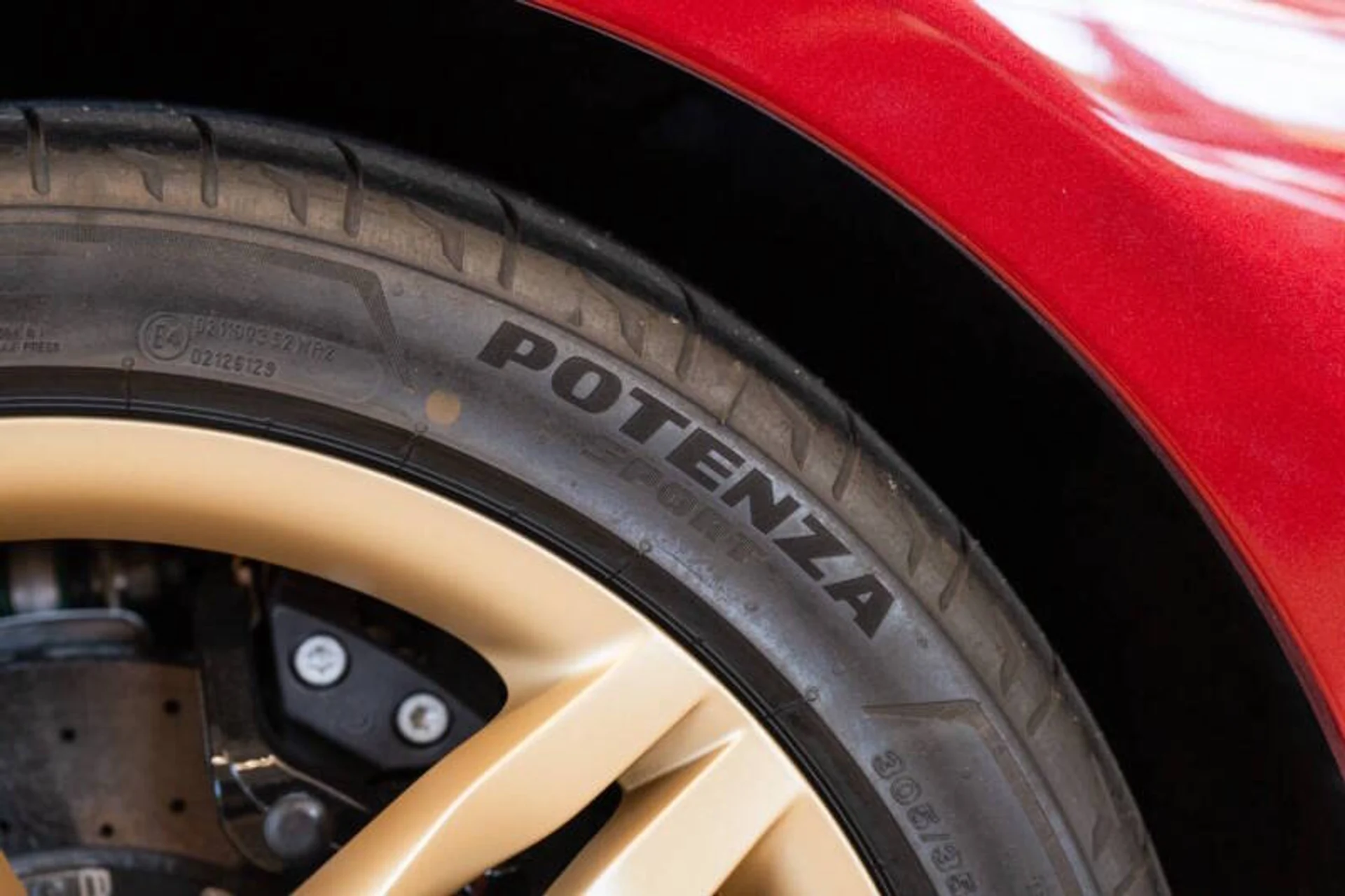 mph074_1110077295_2025_ferrari_296_gtb_base_2dr_coupe_92d0fa4118