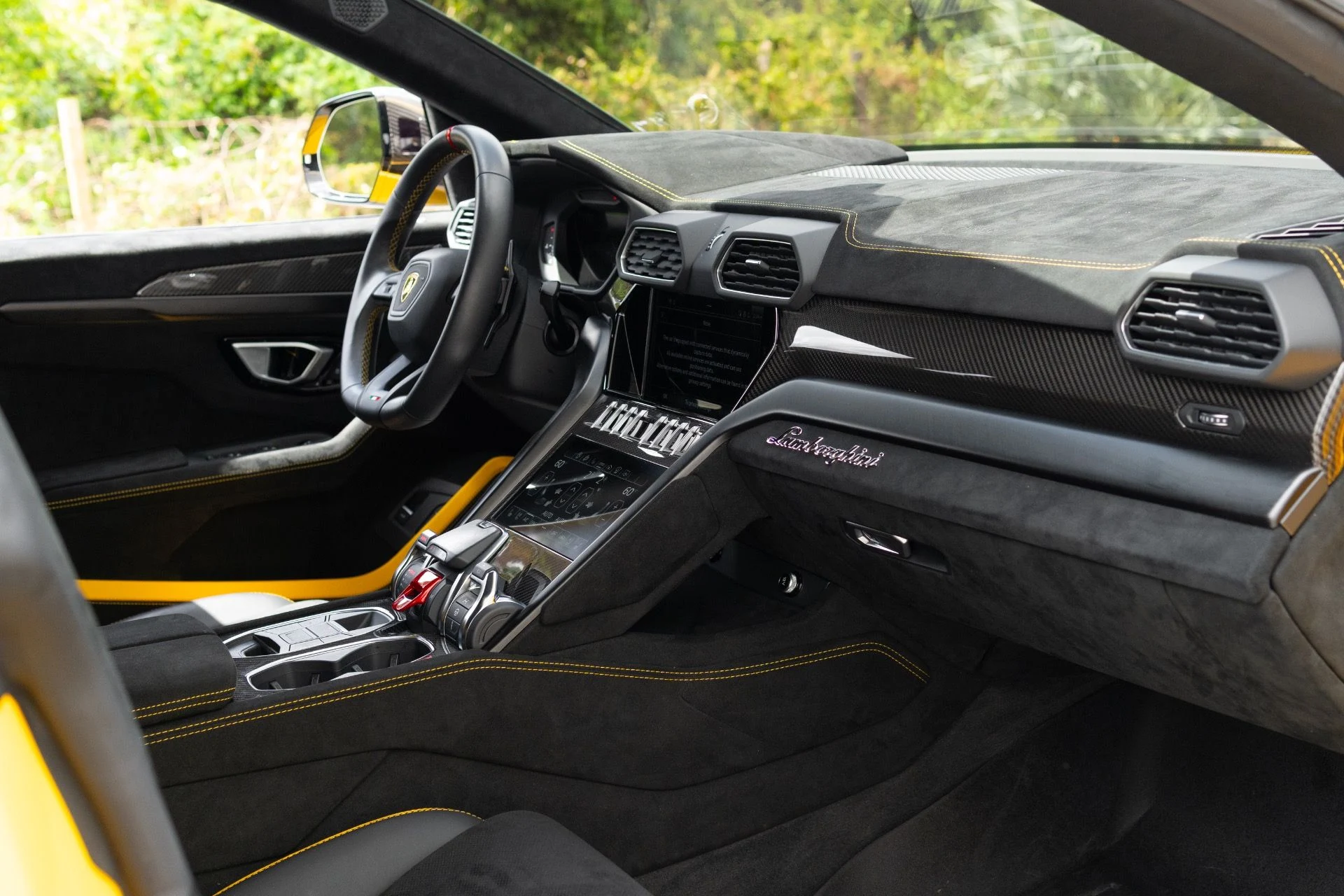 mph074_1227609814_Used_2024_Lamborghini_Urus_Performante_1773952296_dc108d4997