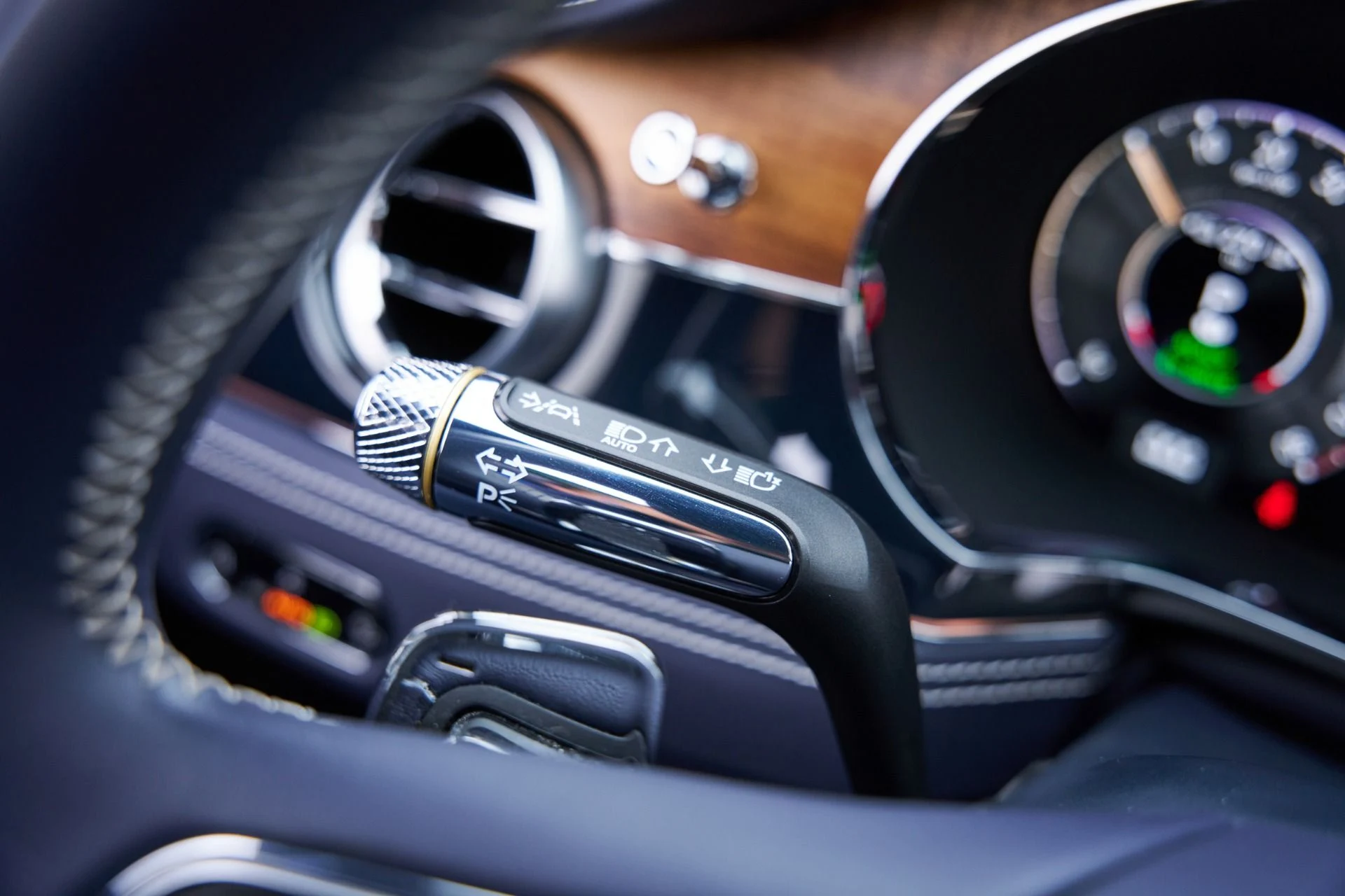mph074_1253586170_Used_2025_Bentley_Flying_Spur_Speed_1792601332_1abe594f73