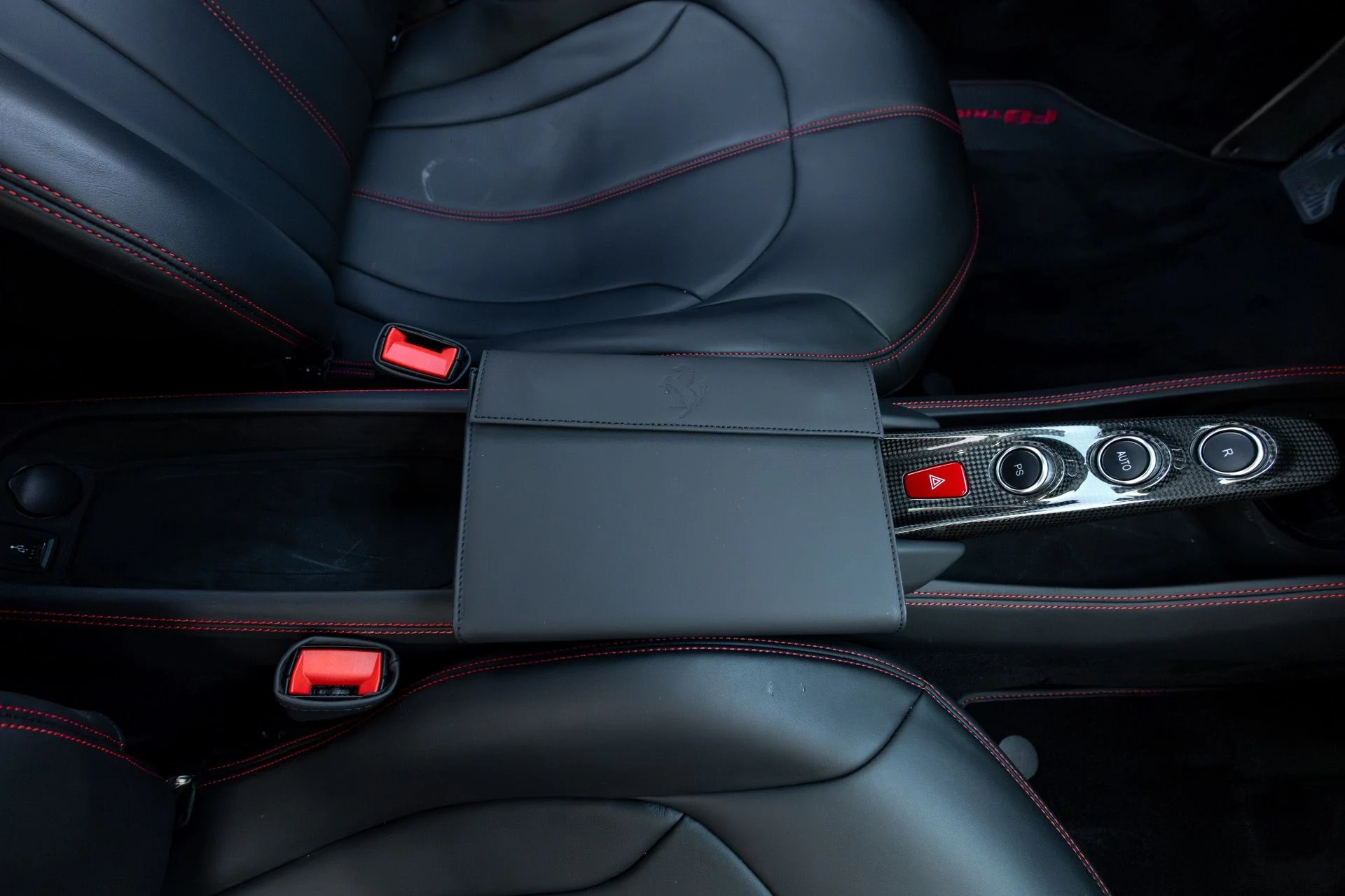 mph074_1255275747_Used_2022_Ferrari_F8_Tributo_1774670065_0de12c9118