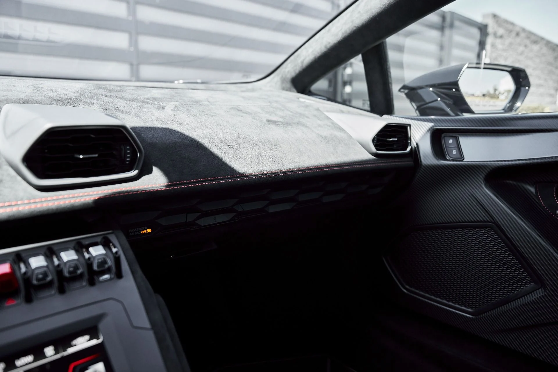 mph074_1357015062_Used_2024_Lamborghini_Huracan_STO_Base_1775782840_2eac3dbfb9