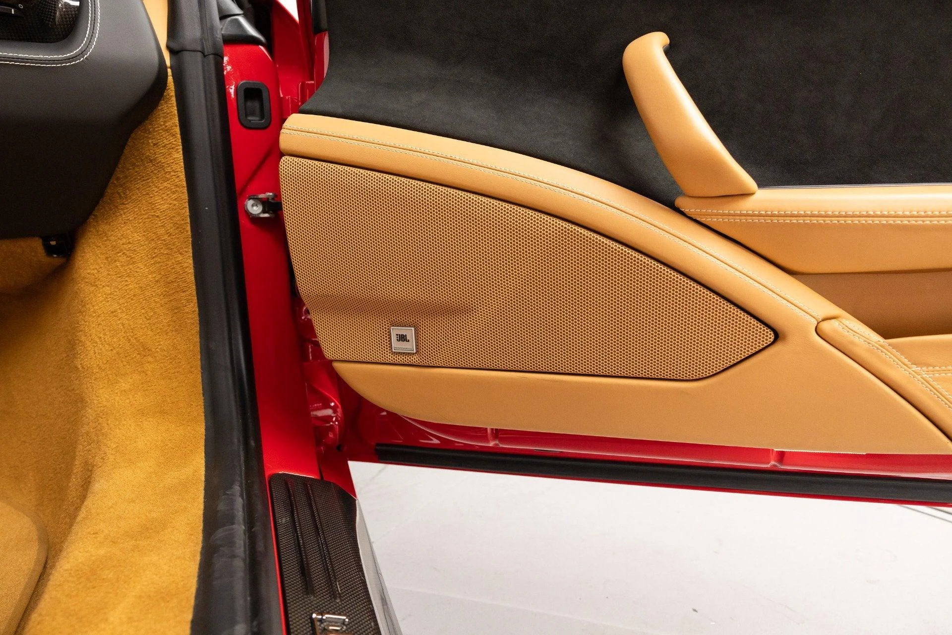 mph074_1403756604_Used_2013_Ferrari_458_Spider_1791380439_a3a8ad6d6c