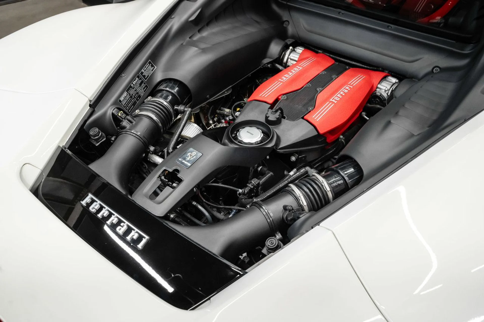 mph074_1487316853_ferrari_488_gtb_2018_21c04a9e3e