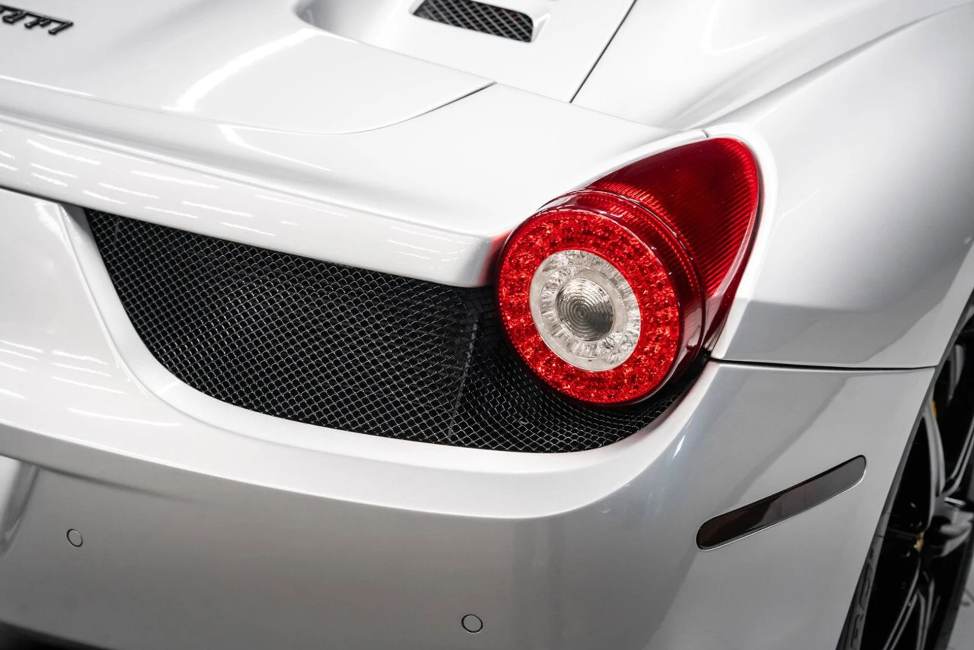 mph074_1572268570_ferrari_458_italia_2013_7bd8d9b650