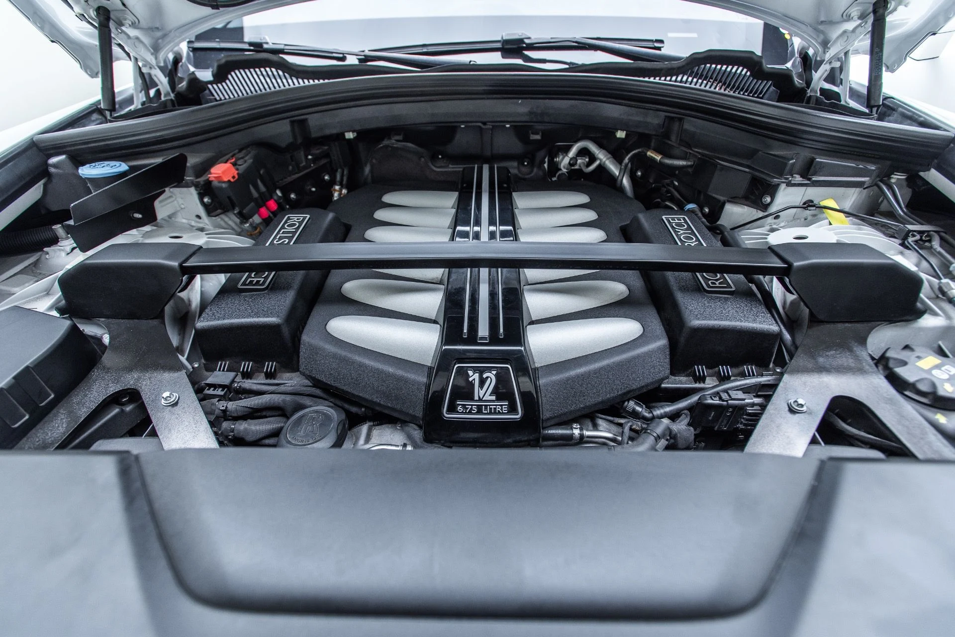 mph074_1628767745_Used_2019_Rolls_Royce_Cullinan_1786991107_b69de0d7bb