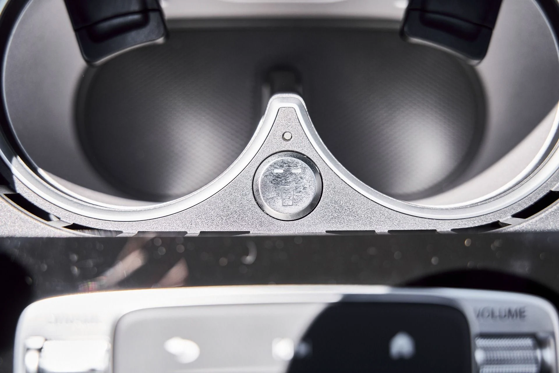 mph074_1702563412_Used_2026_Mercedes_Benz_GLS_Maybach_GLS_600_1776125349_863dbdadd8