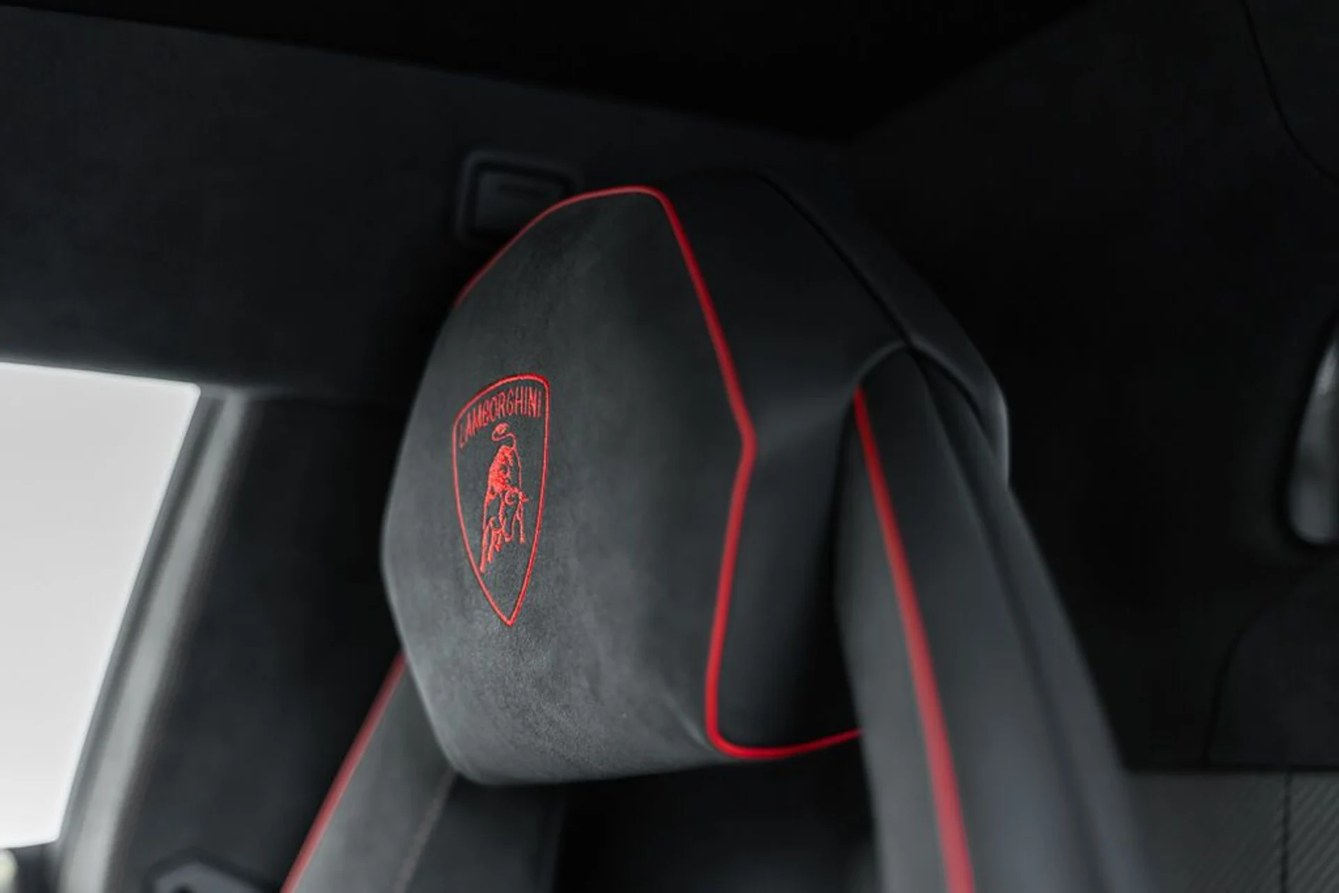 mph074_1777610209_lamborghini_veneno_2014_jpg_v_1779988126_9e531e2c69