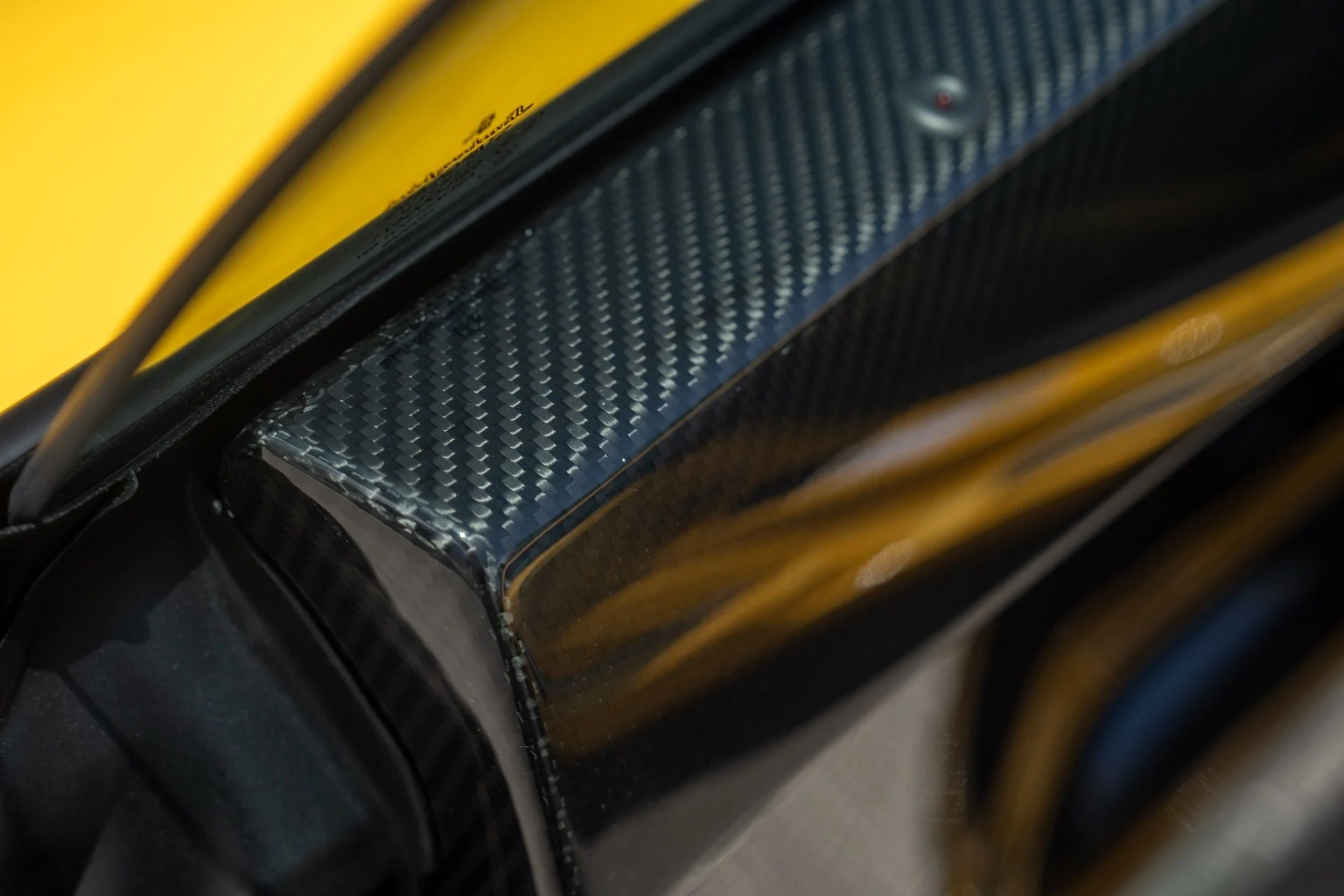 mph074_1810004107_Used_2014_Lamborghini_Gallardo_LP_570_4_Squadra_Corse_1755029675_bcbcf27547