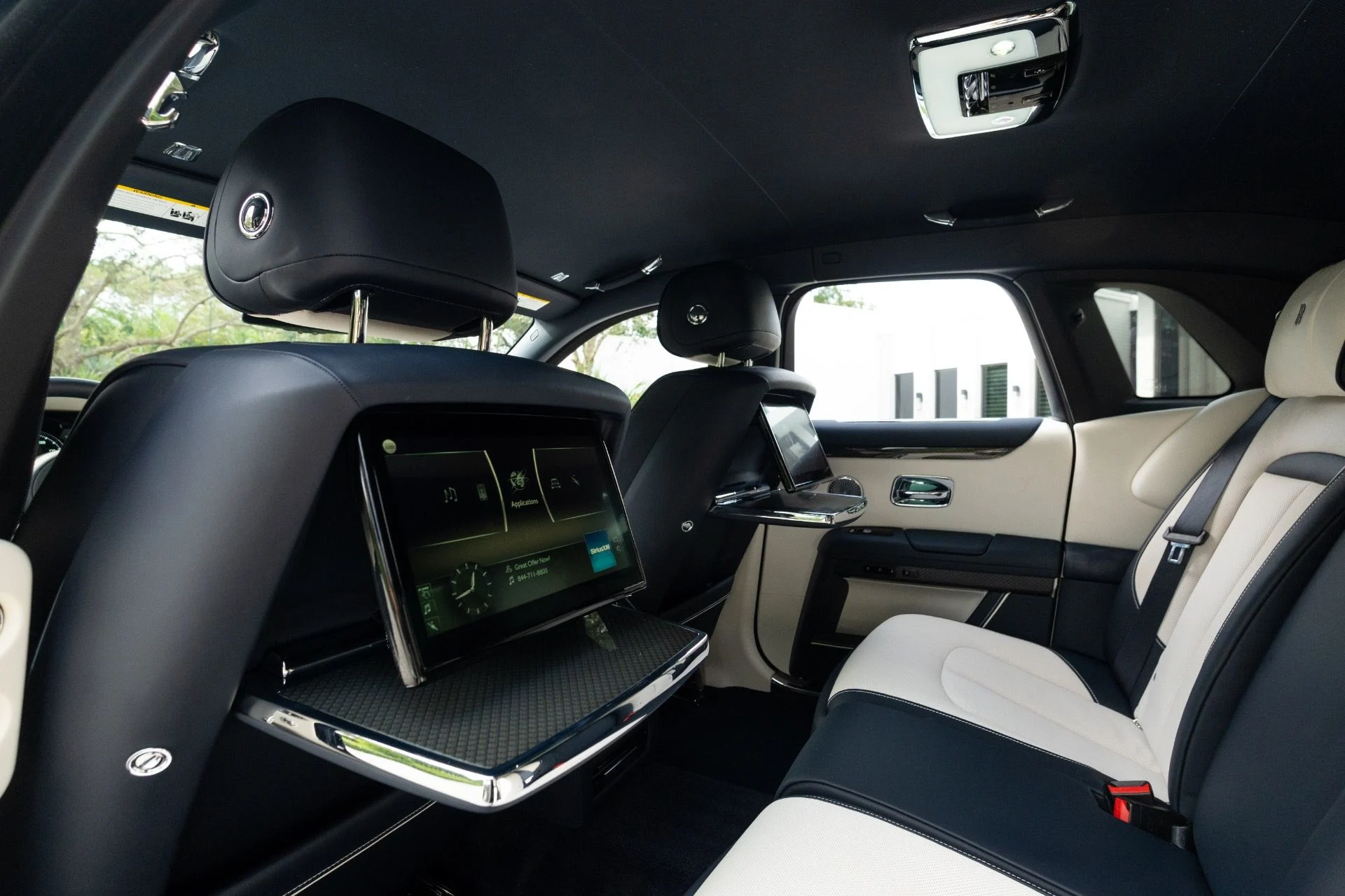 mph074_1831294786_Used_2023_Rolls_Royce_Black_Badge_Ghost_1765569637_2b11315712