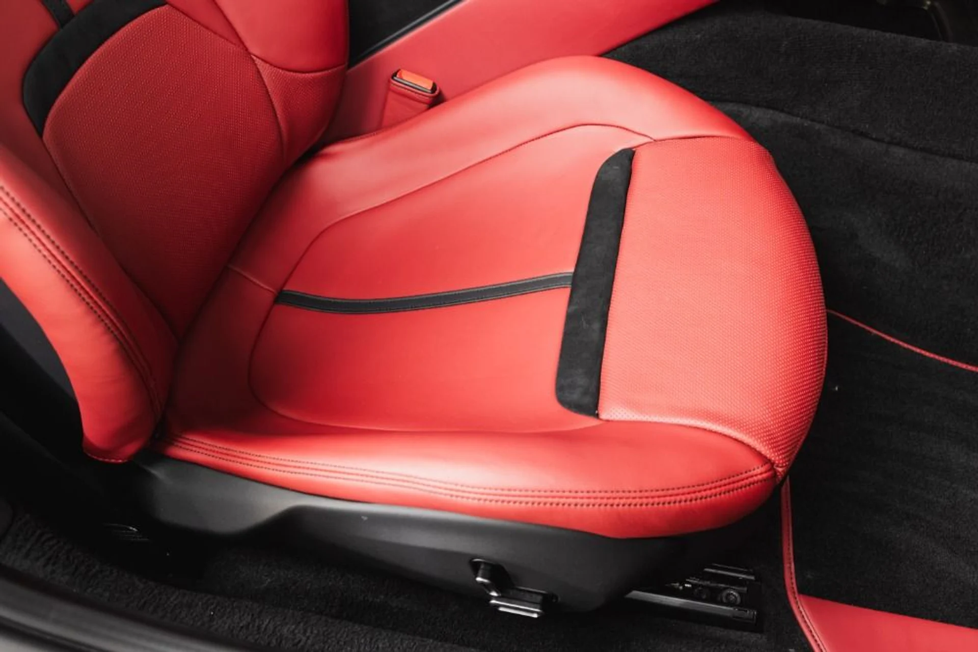 mph074_1870061917_Used_2024_Ferrari_Roma_Spider_6fd3d8f95f