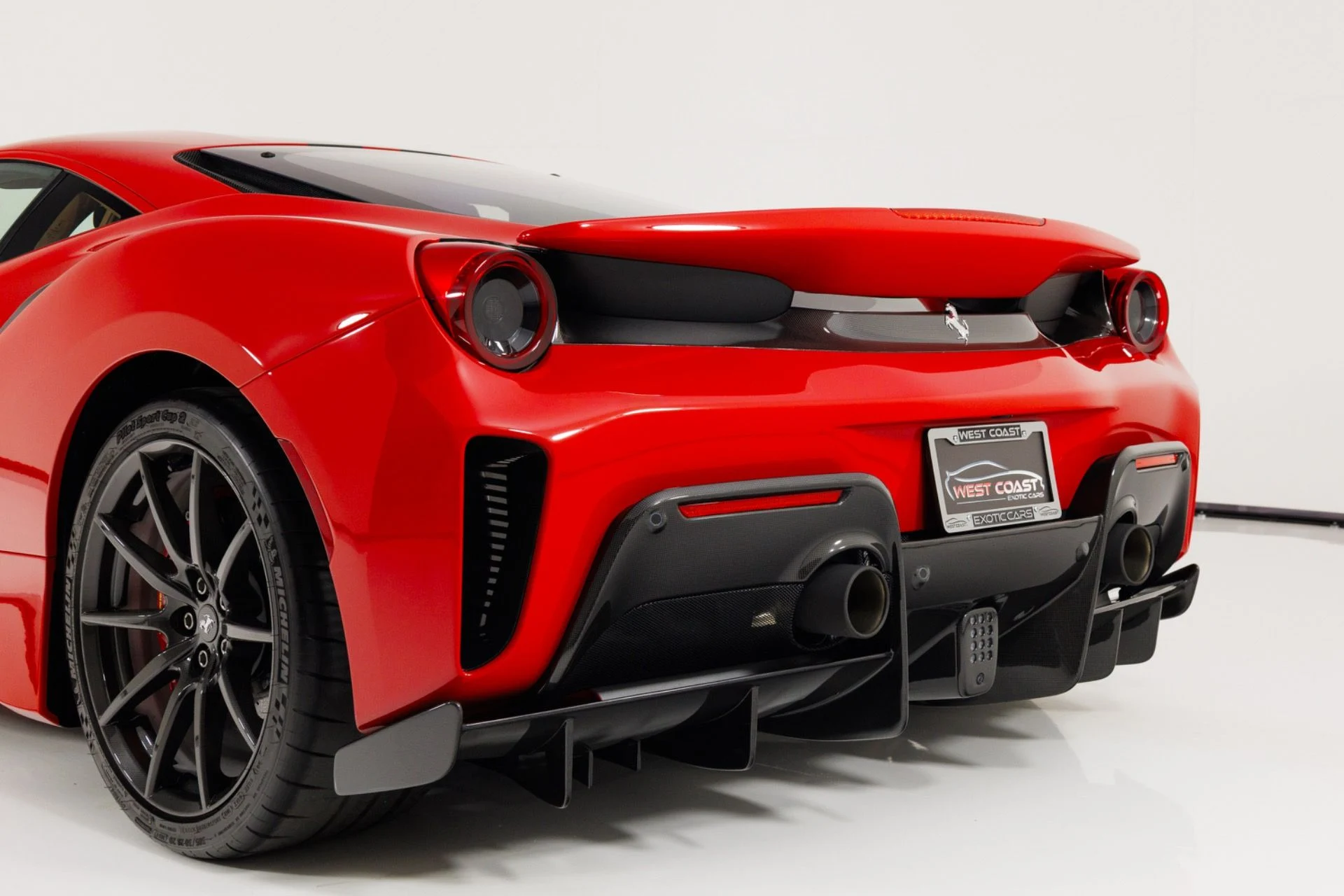 mph074_1875629972_Used_2020_Ferrari_488_Pista_1774991865_f0de8bc038