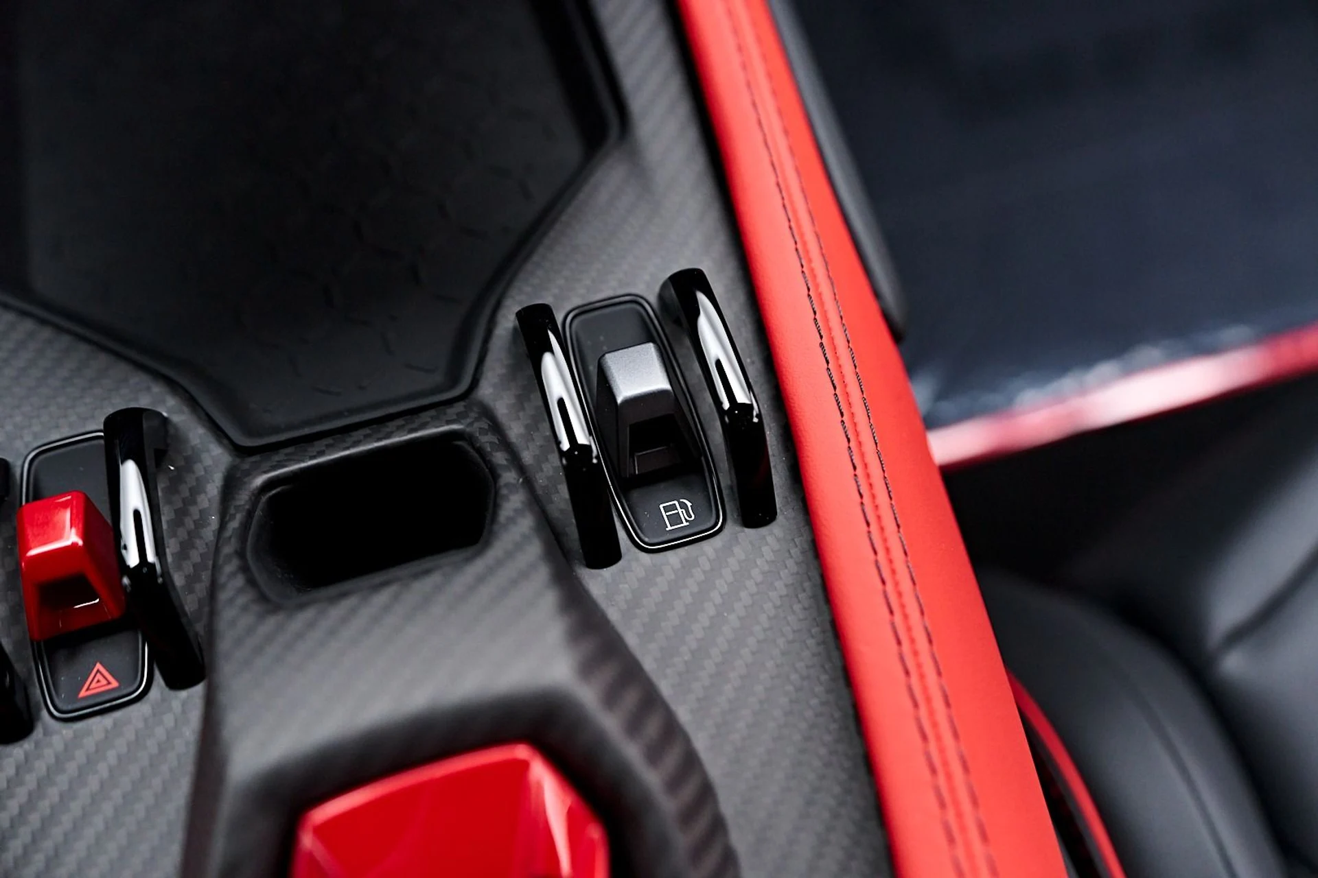 mph074_1889660530_Used_2024_Lamborghini_Revuelto_Base_1732929047_f3911e17c6
