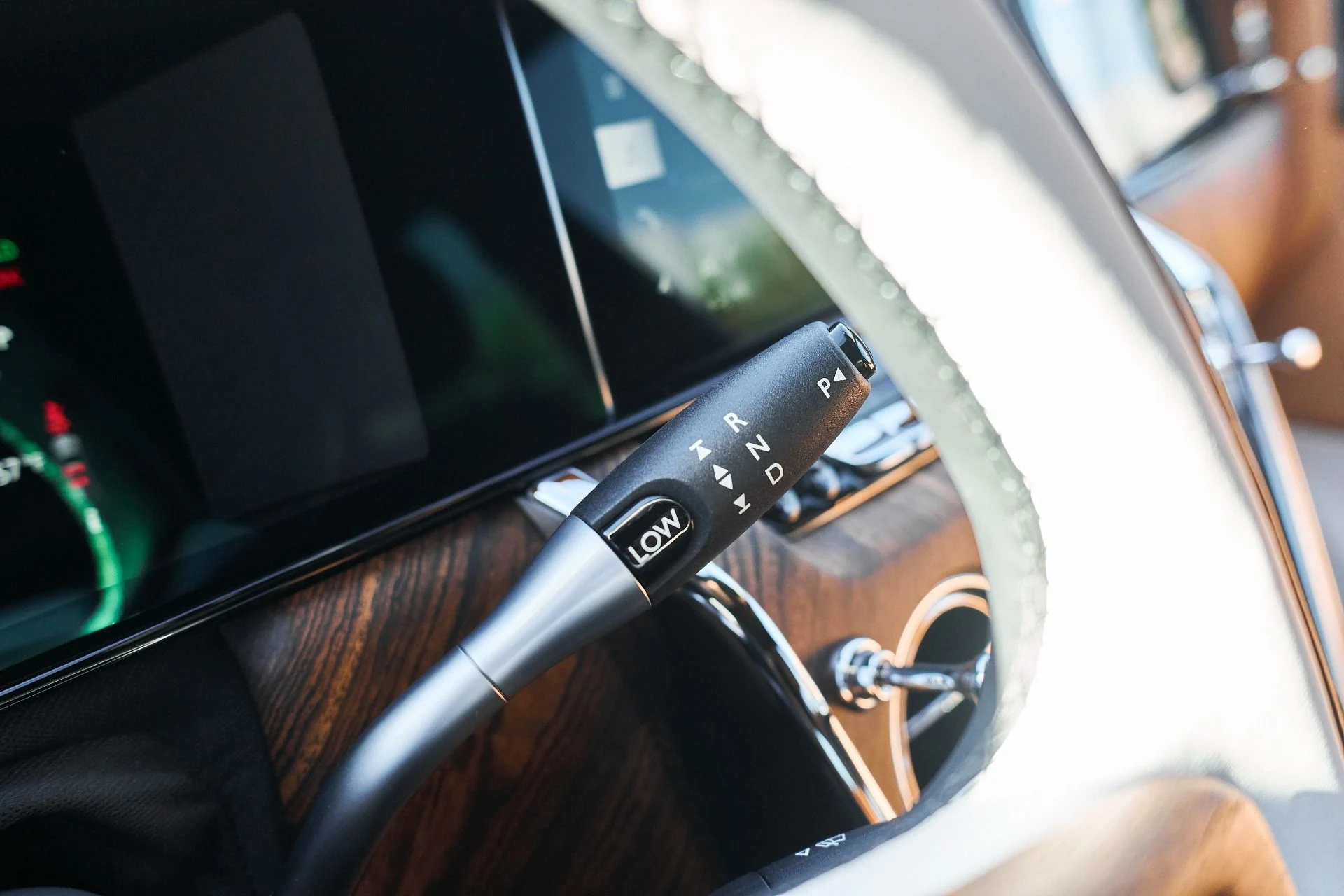 mph074_1903681037_Used_2025_Rolls_Royce_Cullinan_Base_1766020507_e818be5a27