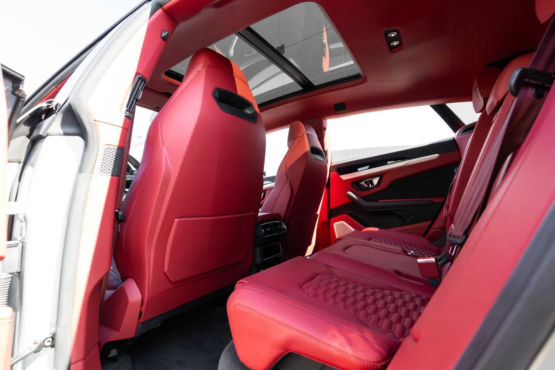 mph074_2085814530_Used_2022_Lamborghini_Urus_1770690286_e128acd764