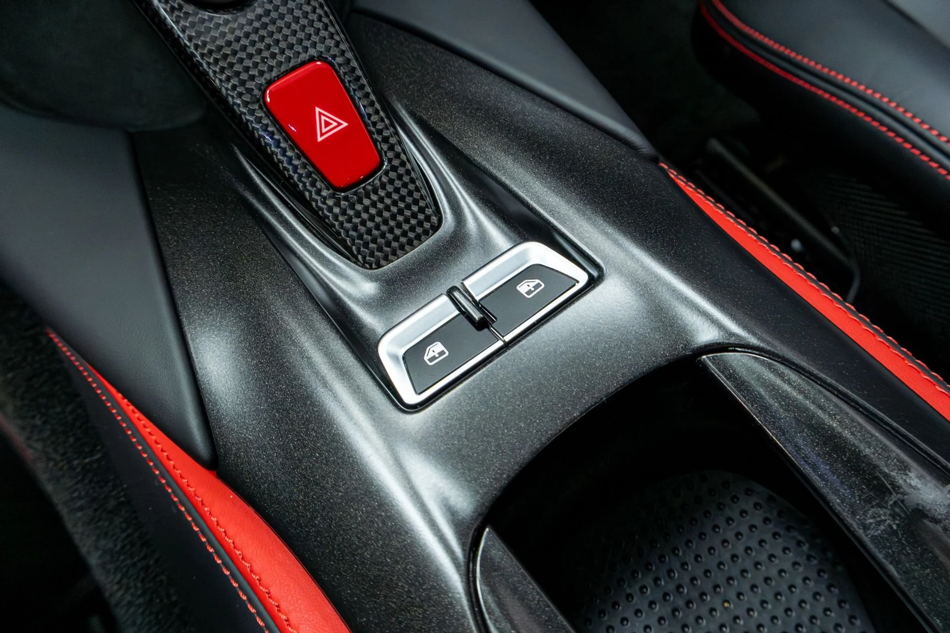 mph074_2201182428_Used_2019_Ferrari_812_Superfast_1774911934_87cfbf91e2