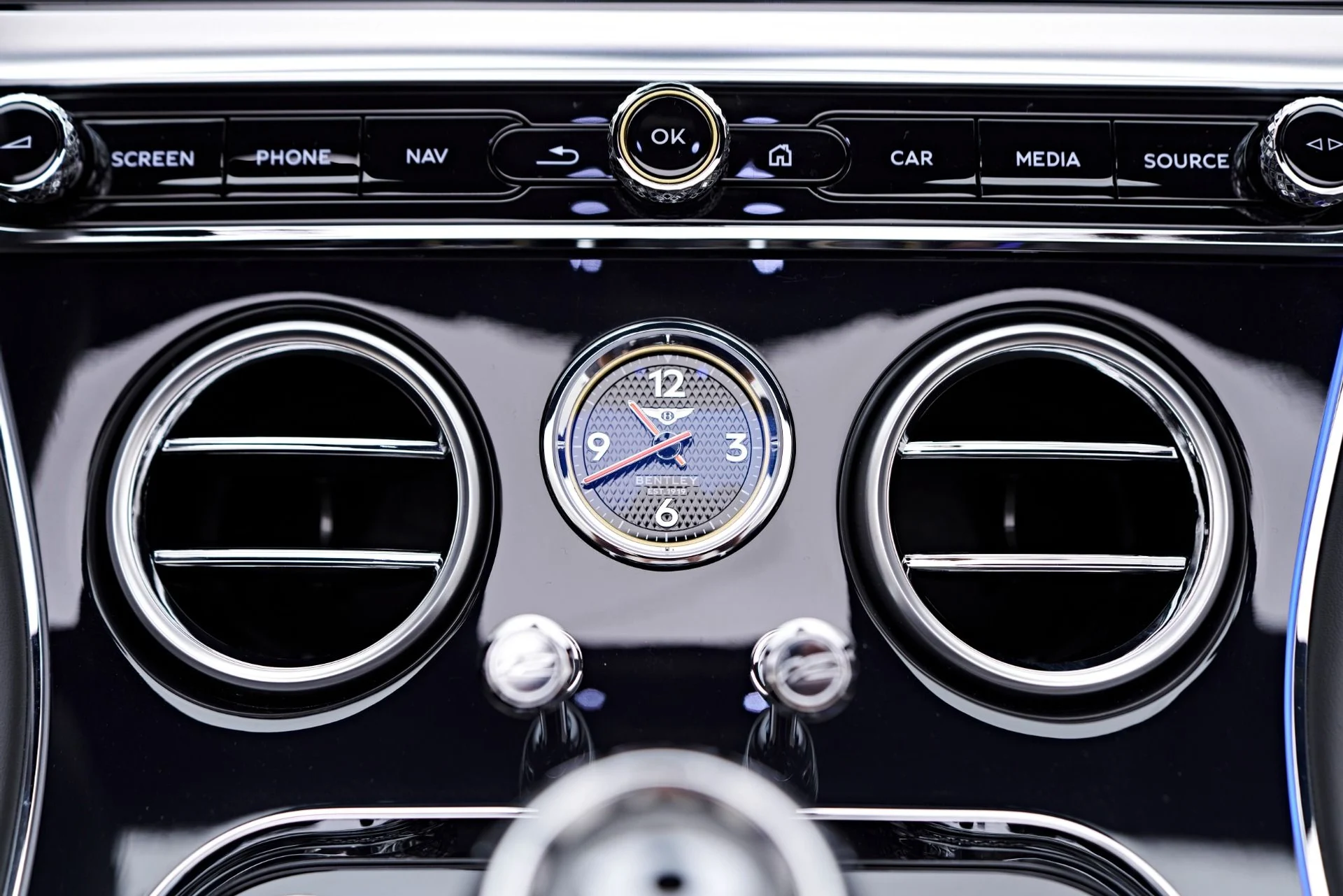 mph074_2232306122_Used_2024_Bentley_Continental_GT_Speed_1758316130_3deb9dd42b