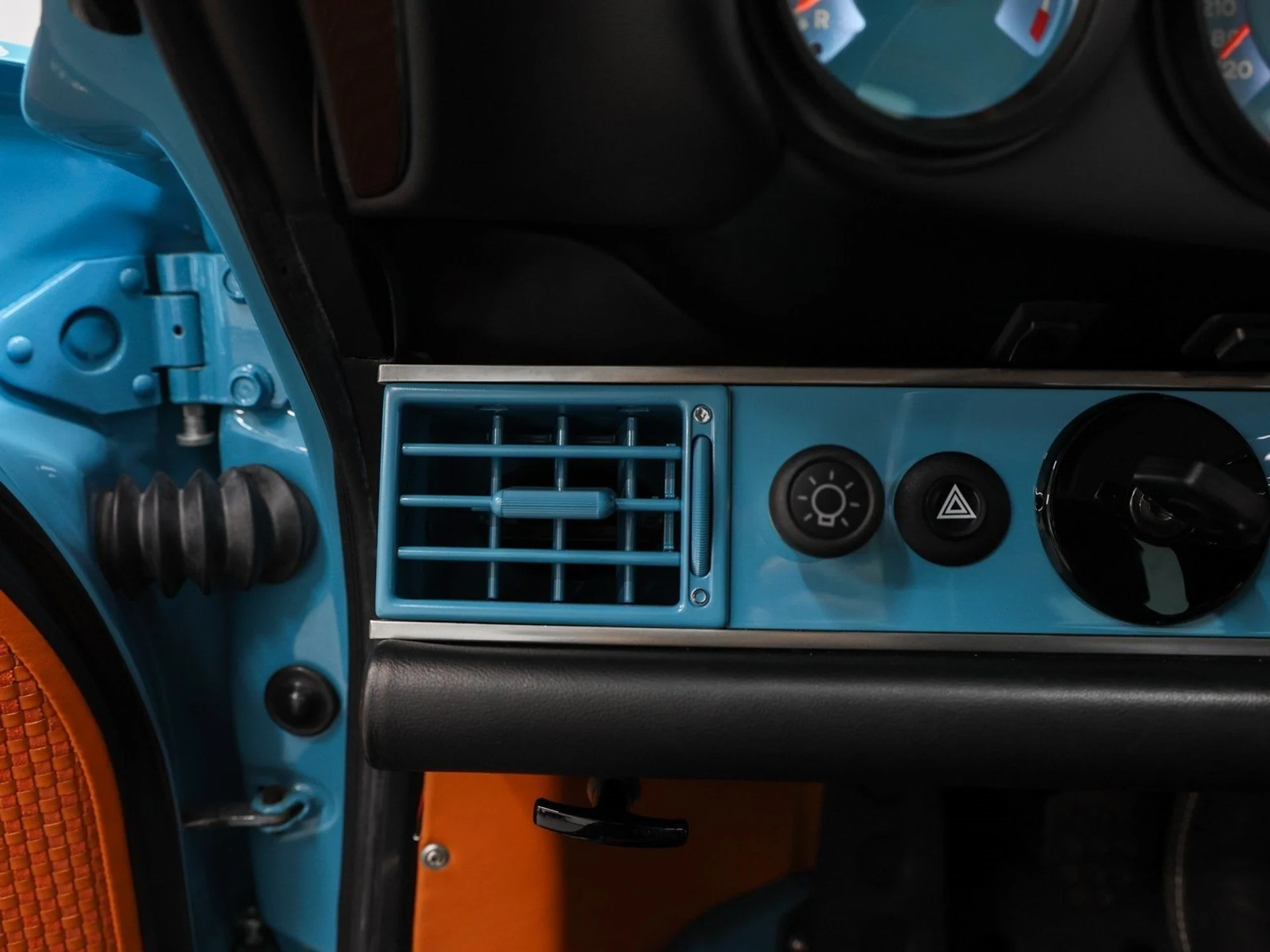 mph074_226323211_75_0dfb4366b3