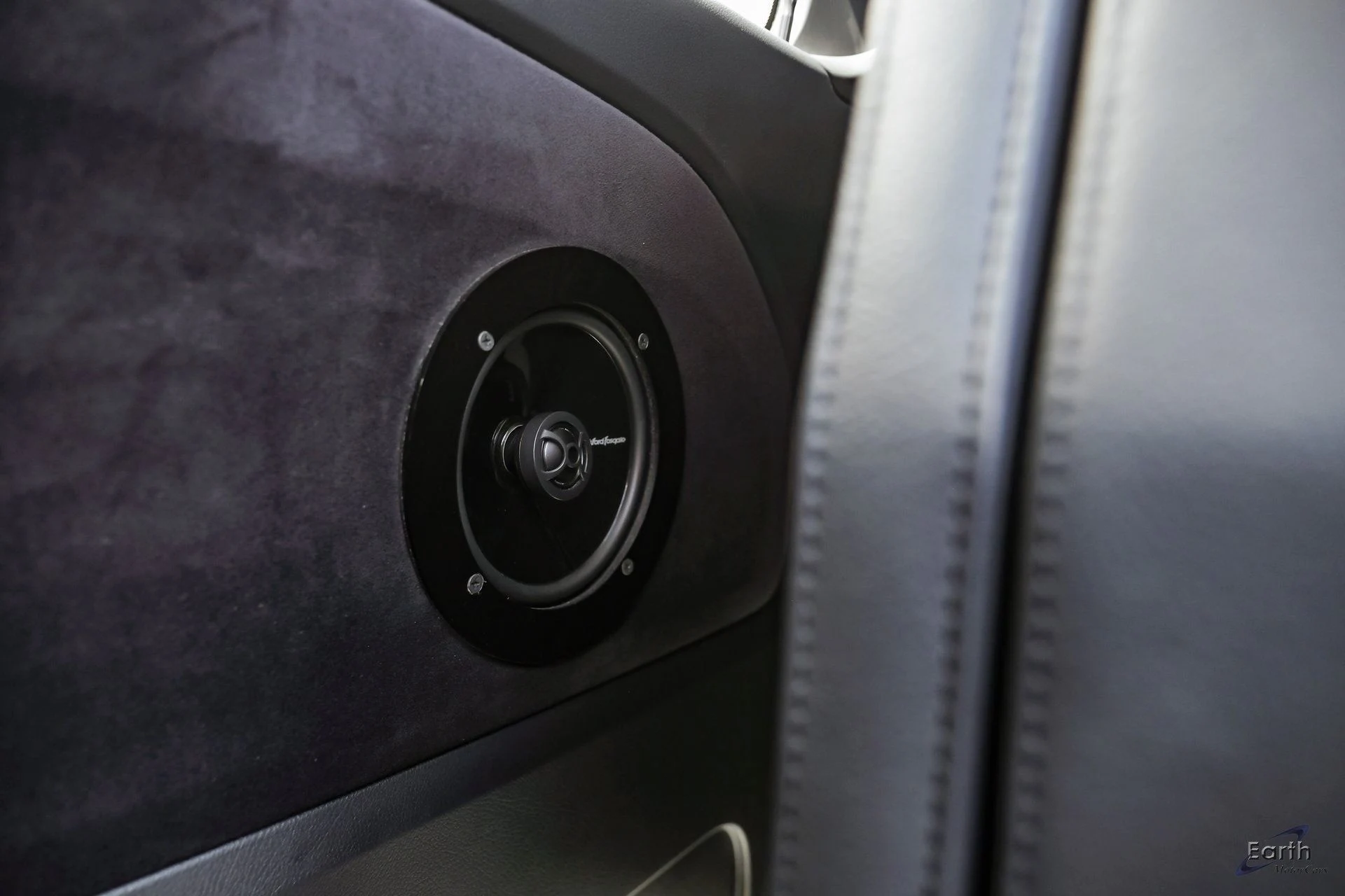 mph074_2338416424_029eaa60f6e51584147233099f1b4bfdx_833c822669