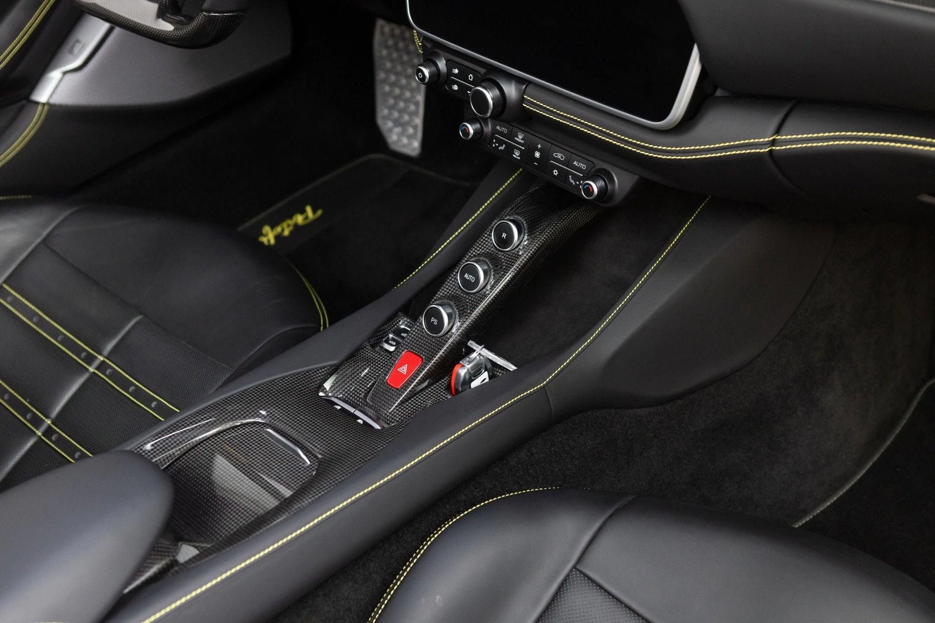 mph074_2396100624_Used_2020_Ferrari_Portofino_1777367951_a450d66c26