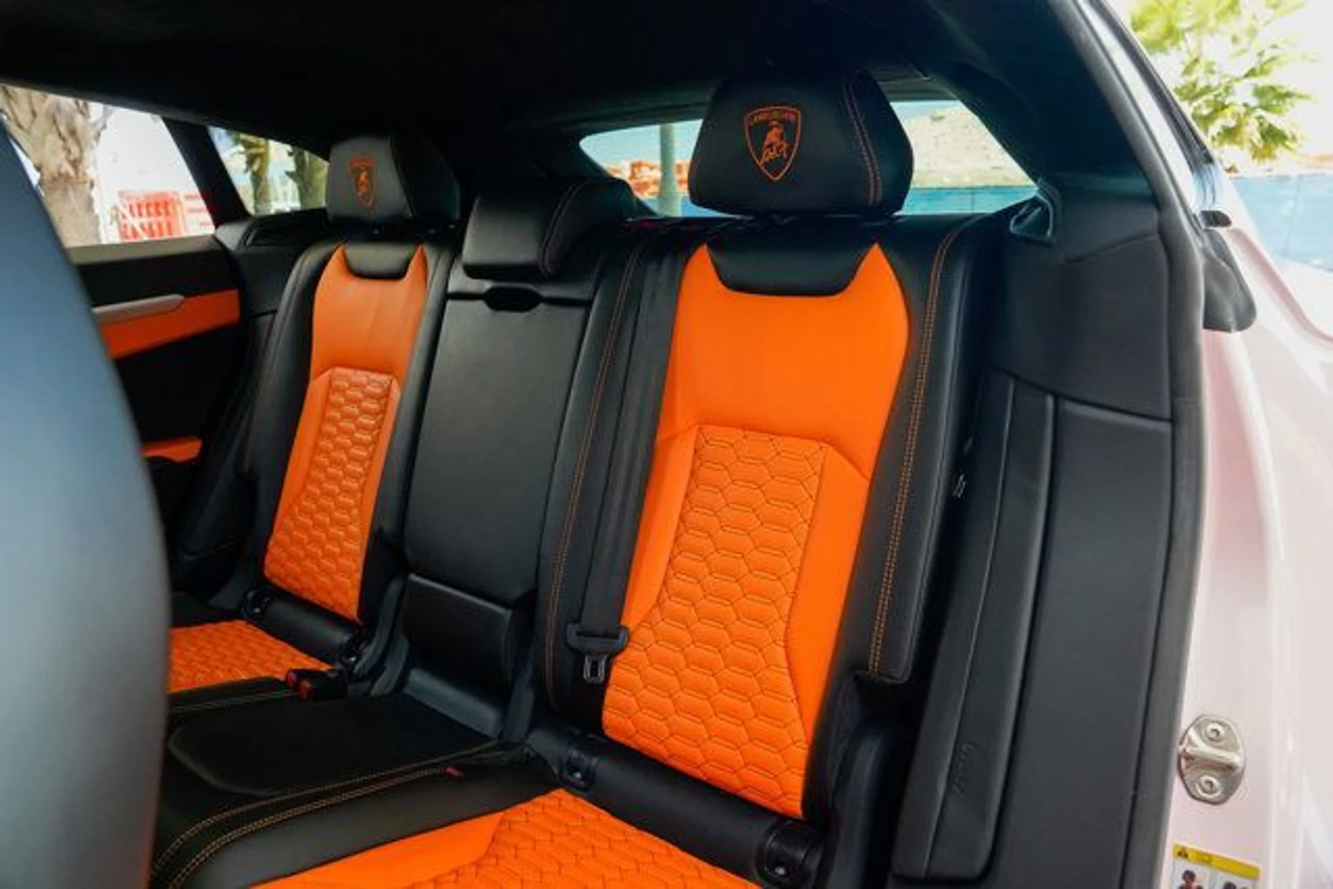 mph074_2397117955_used_2021_lamborghini_urus_awd_14354_22713615_75_640_f97b97808b