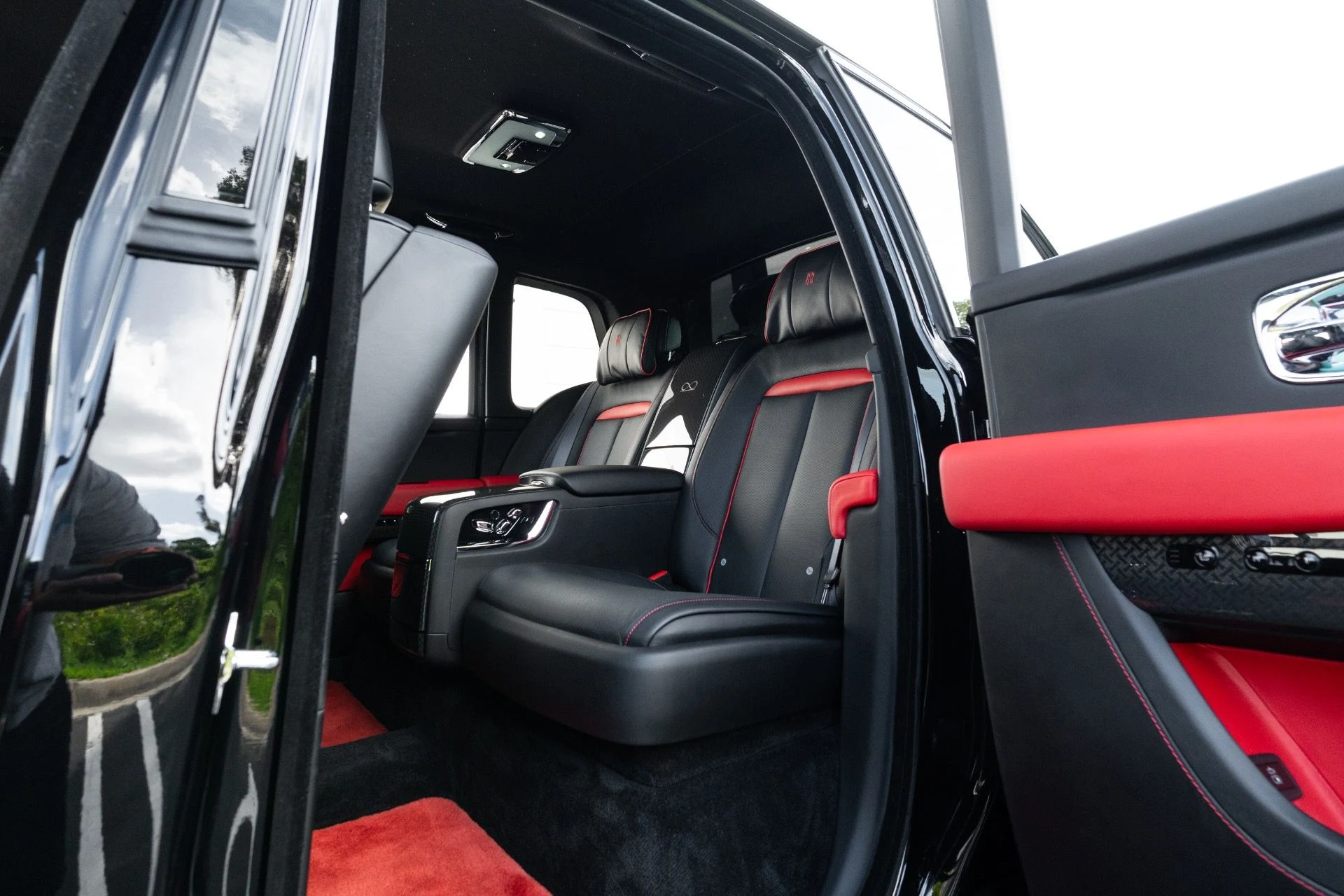 mph074_2404658609_Used_2022_Rolls_Royce_Black_Badge_Cullinan_1776130970_b346150d27